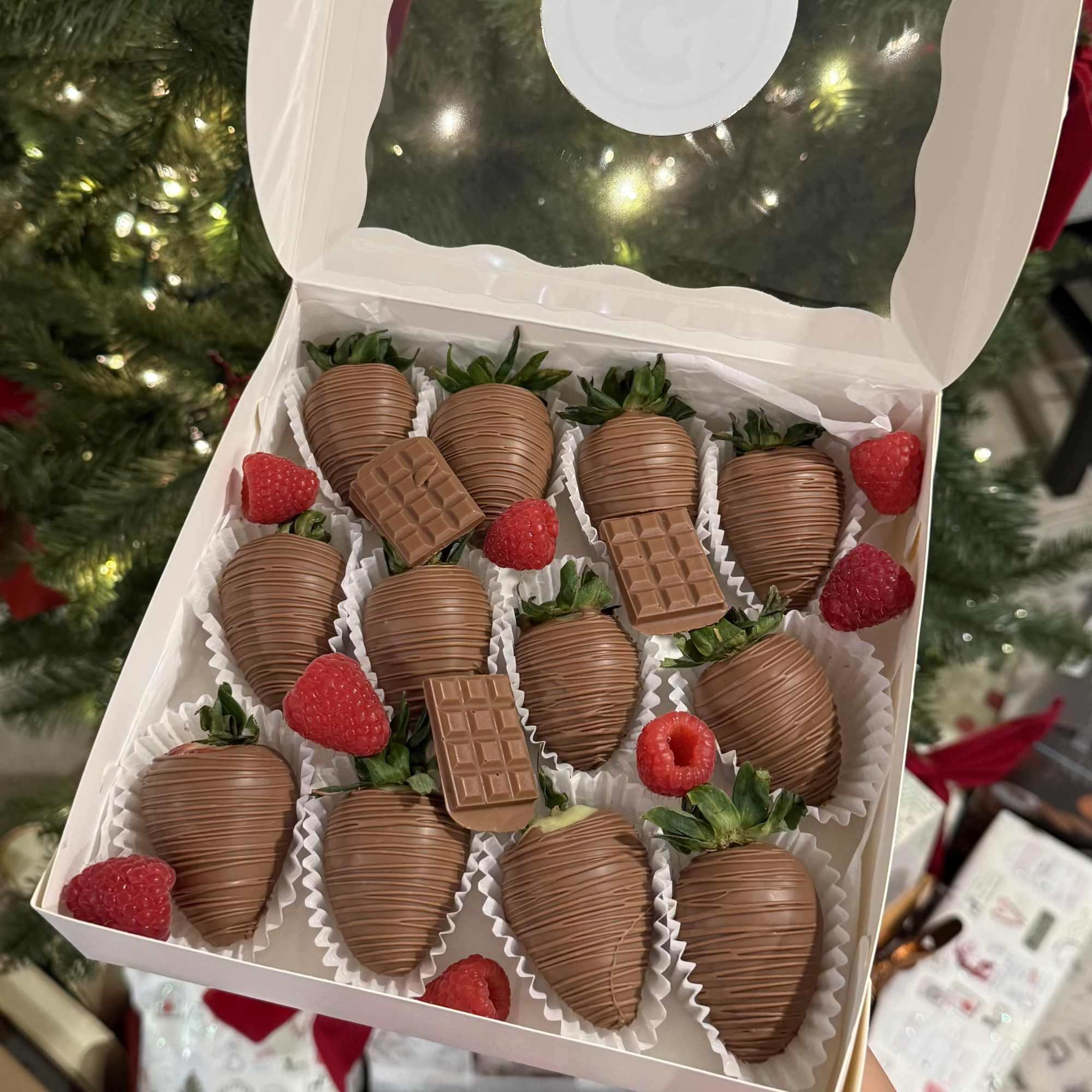 **Chocolate Covered Strawberries &ndash; Classic Box**  

Indulge in our **Chocolate Covered