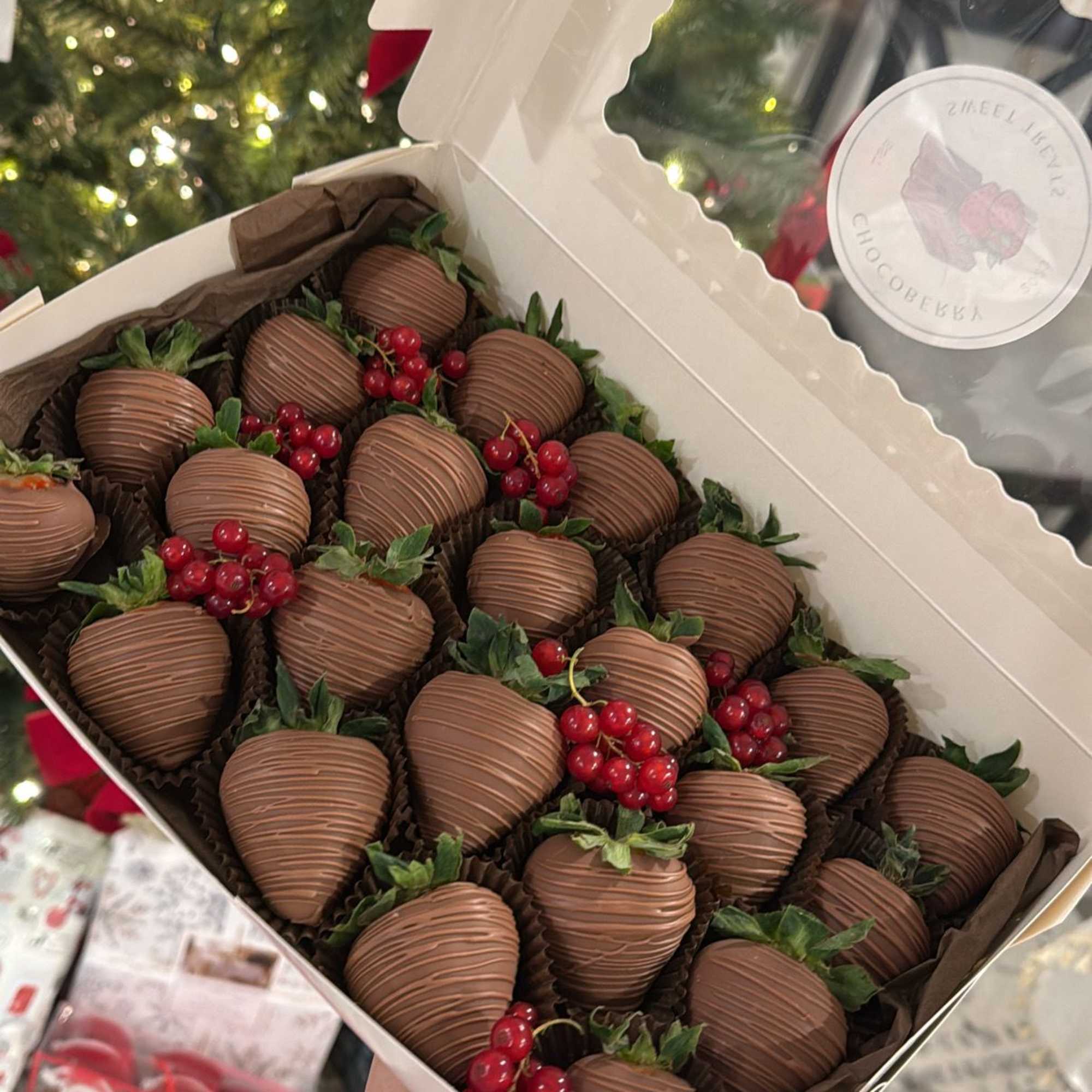 **Chocolate Covered Strawberries &ndash; Classic Box**  

Indulge in our **Chocolate Covered