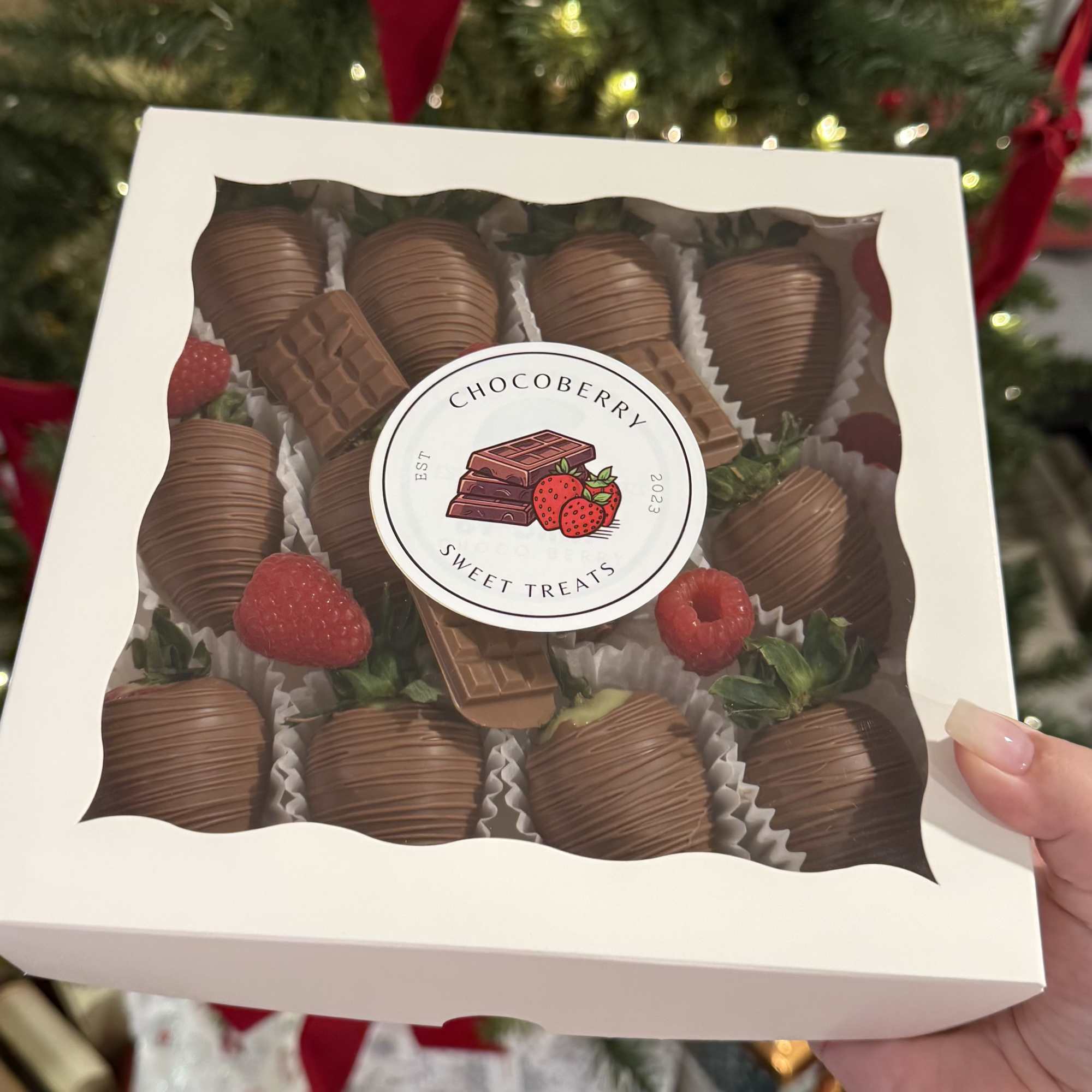 **Chocolate Covered Strawberries &ndash; Classic Box**  

Indulge in our **Chocolate Covered