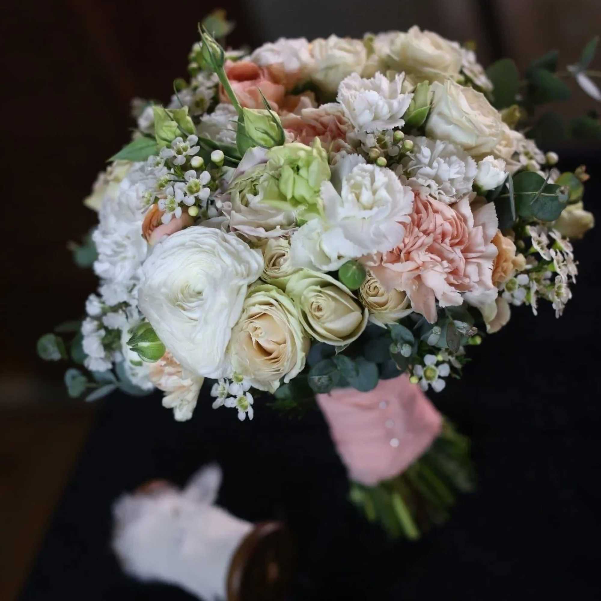 It&rsquo;s the classic bridal bouquet that we offer for your special day.
