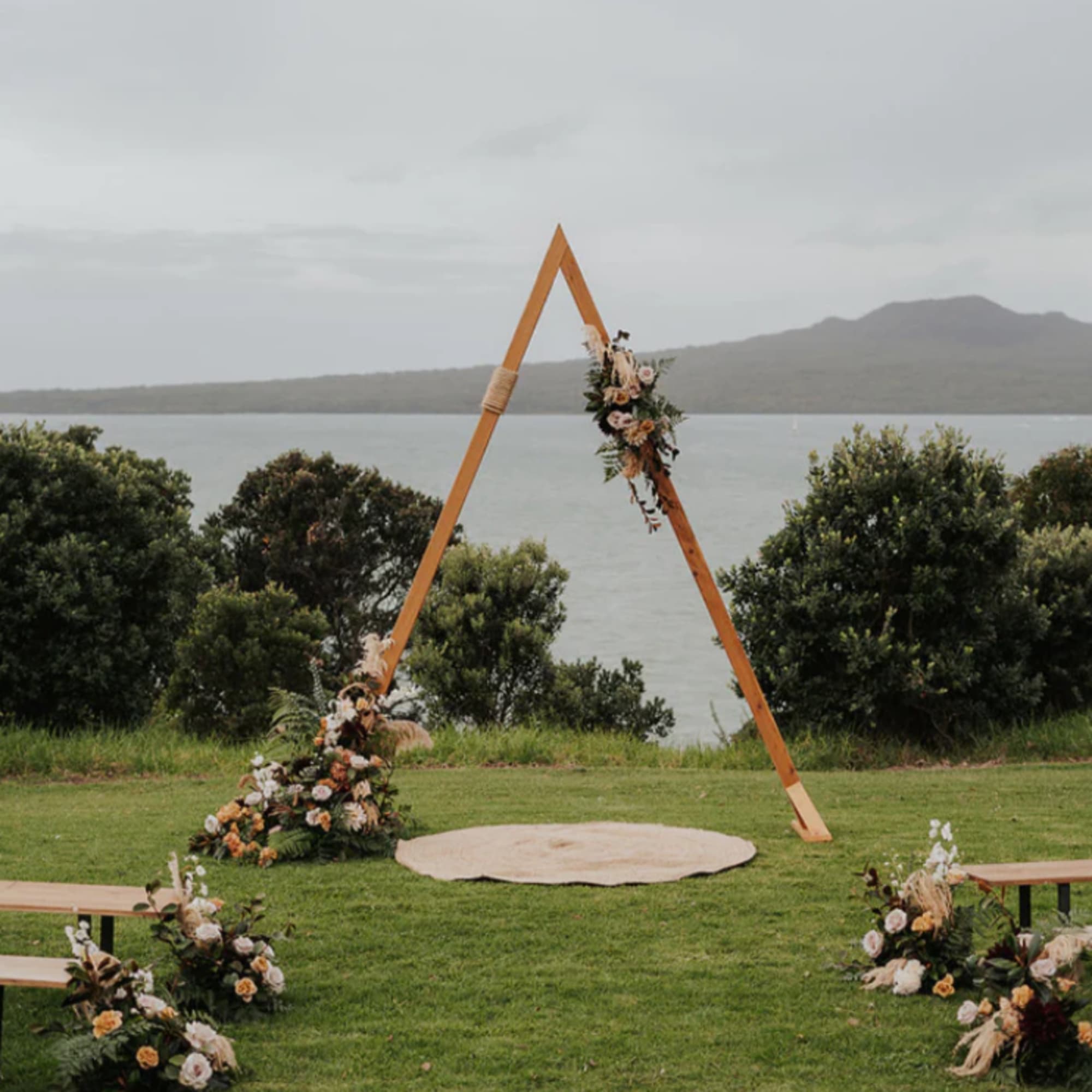 We create a memorable entrance for your wedding day with our beautiful