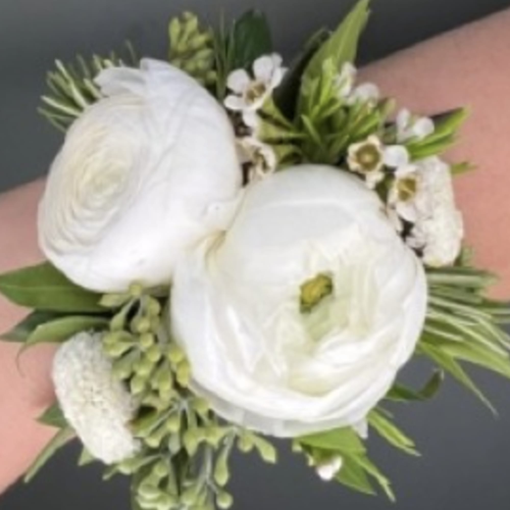 This elegant white floral gives off such a classy vibe and adds