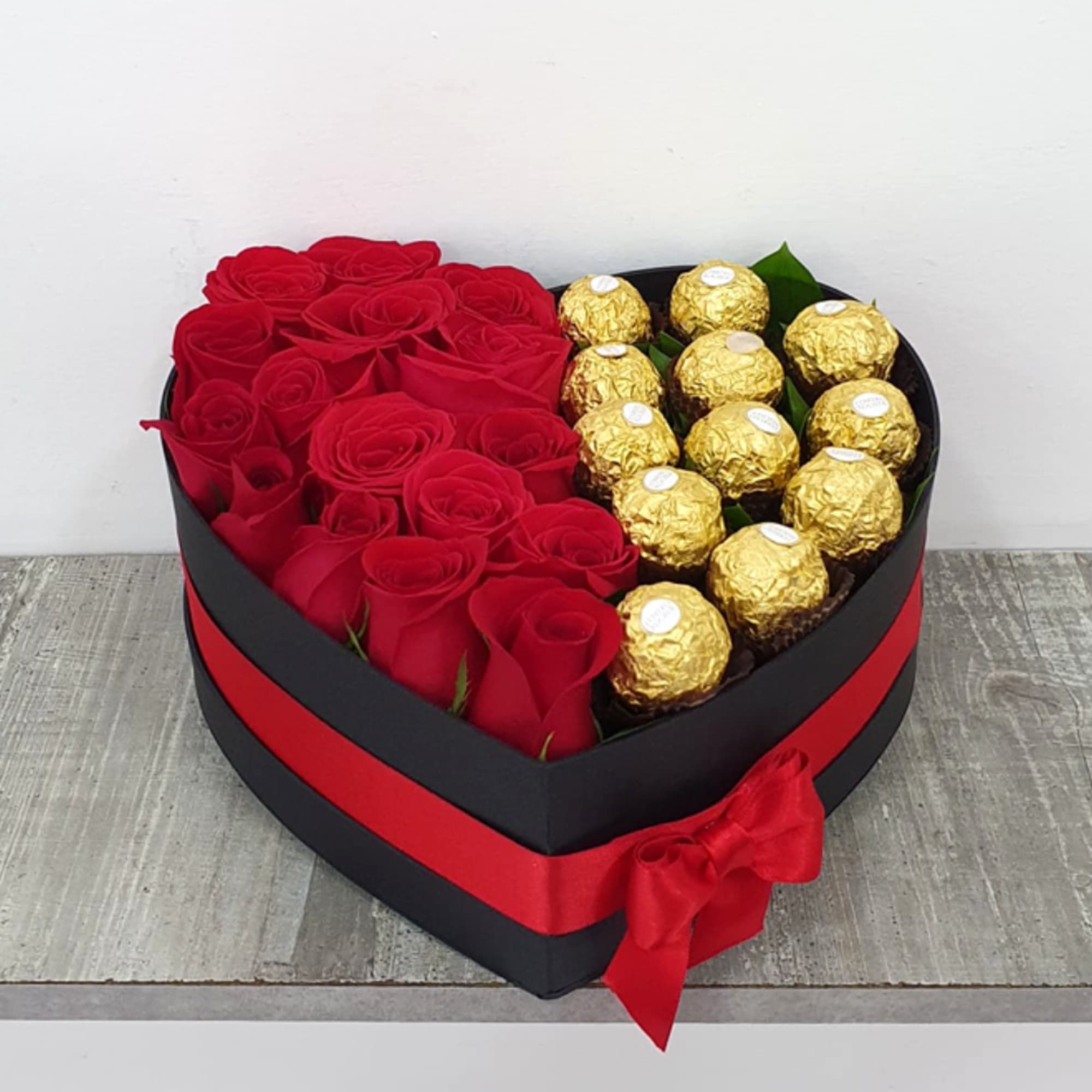 An elegant heart-shaped box that combines the luxury of delicious chocolates with