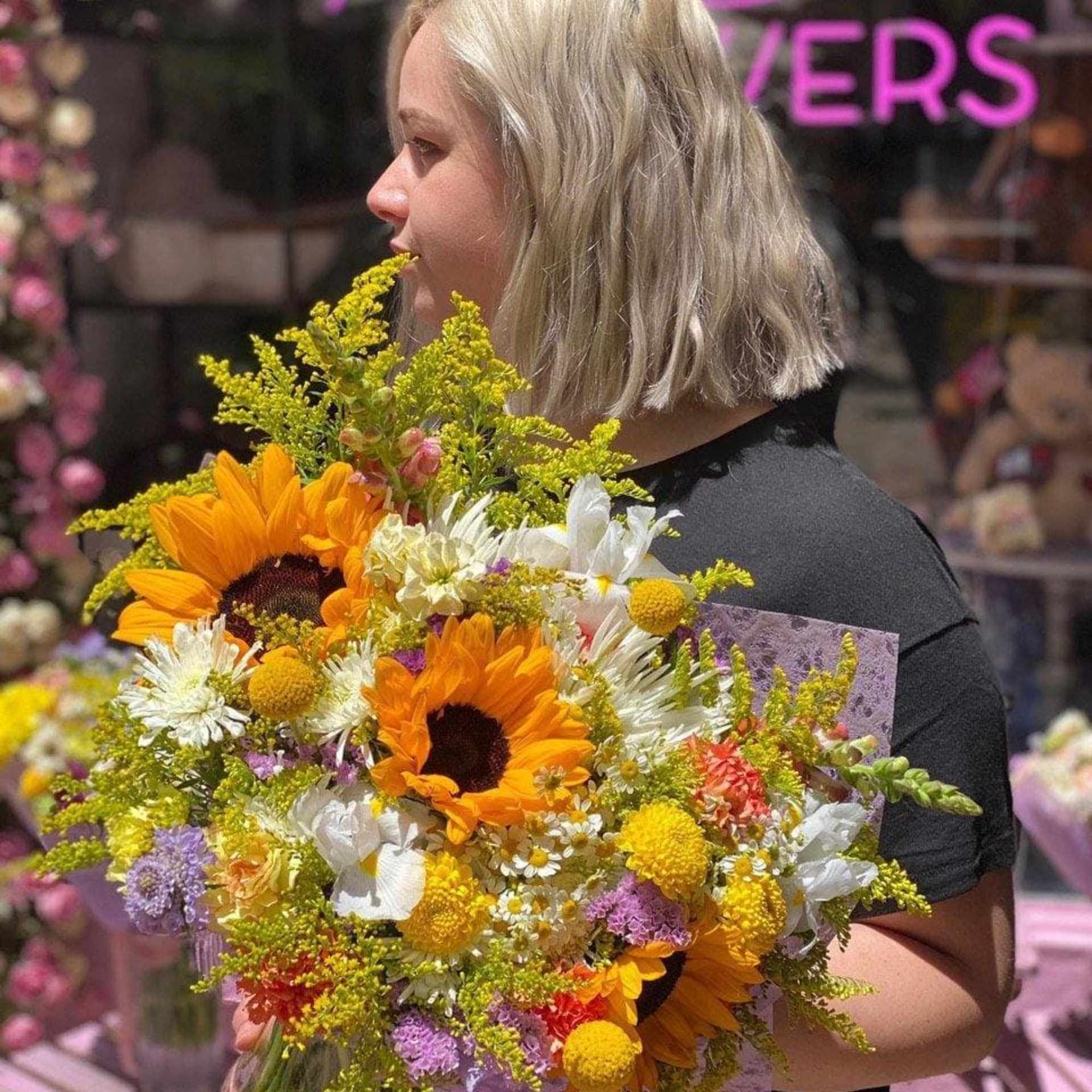 This particular bouquet comes in many different styles of designer&rsquo;s choice 