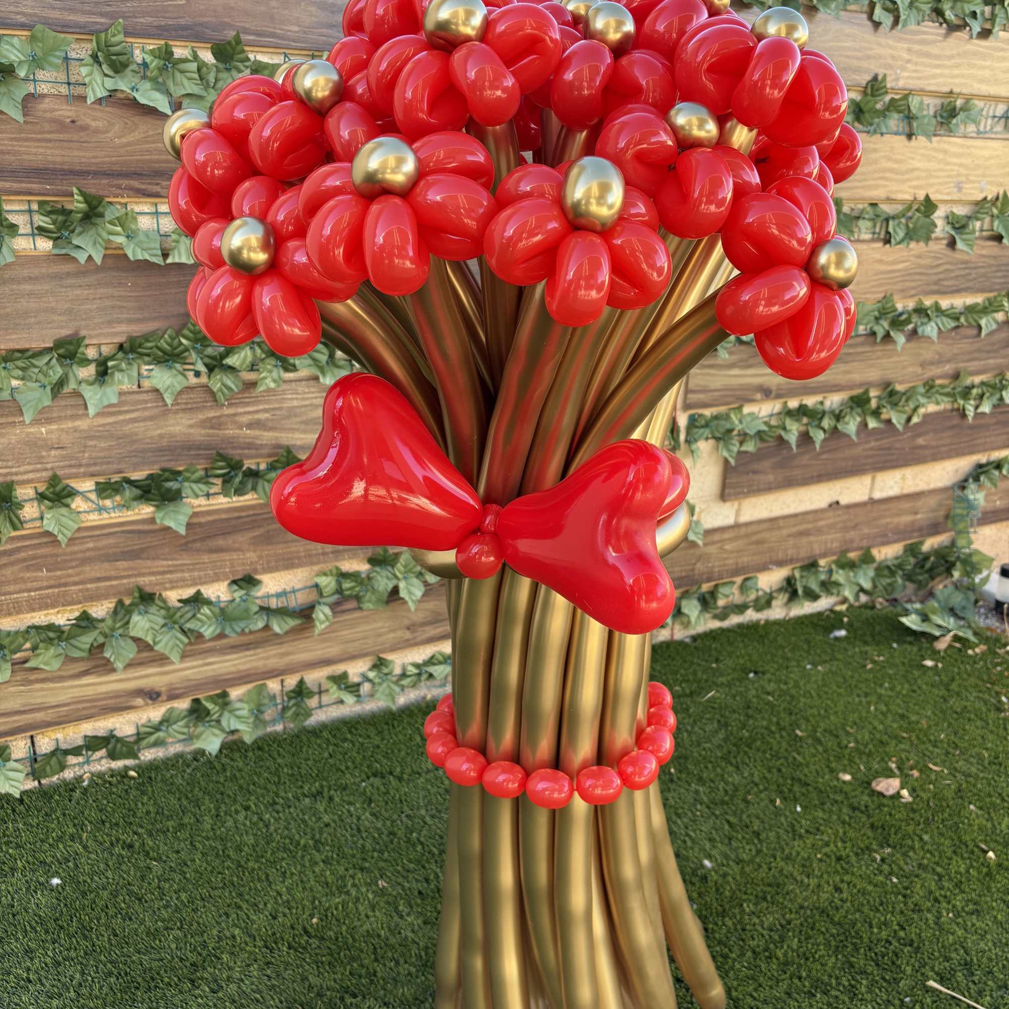 regalar flores de una manera diferente tambi&eacute;n es una buena opci&oacute;n, arri&eacute;sgate