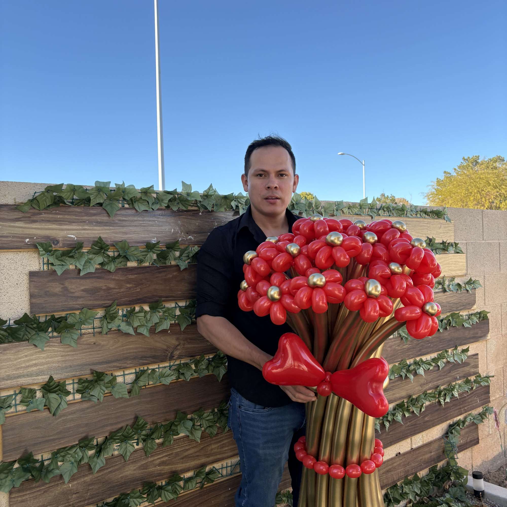 regalar flores de una manera diferente tambi&eacute;n es una buena opci&oacute;n, arri&eacute;sgate