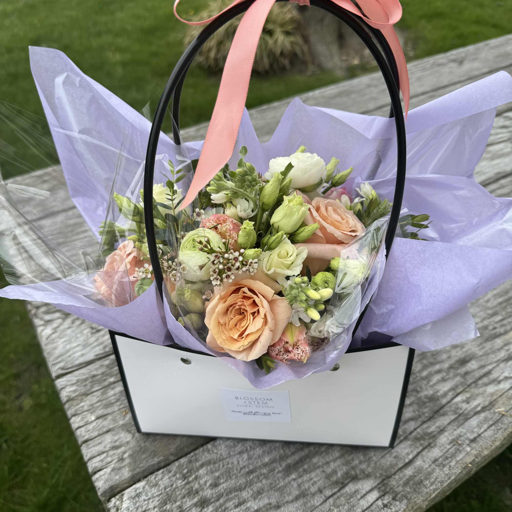 What a cute bag you have.. Yep!  Filled with fresh flowers