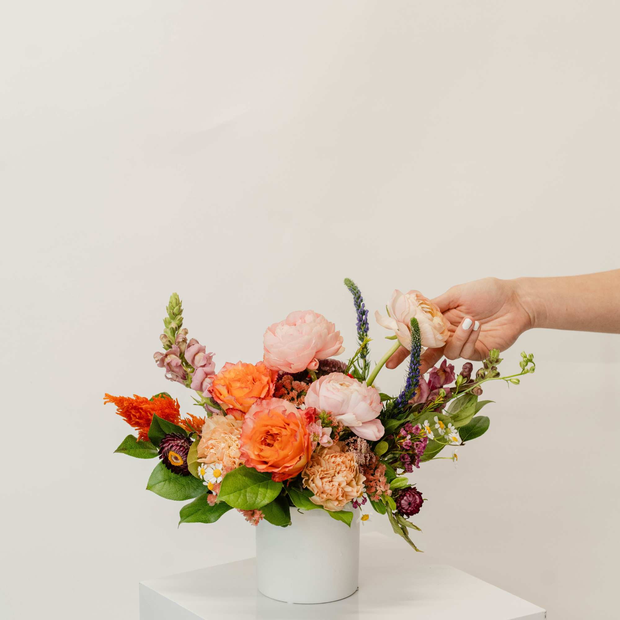 Elevate your table with our thoughtfully designed small centerpiece, featuring a harmonious