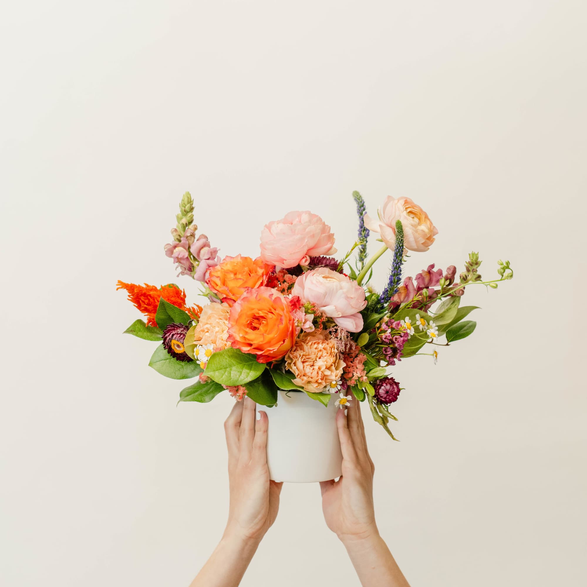 Elevate your table with our thoughtfully designed small centerpiece, featuring a harmonious