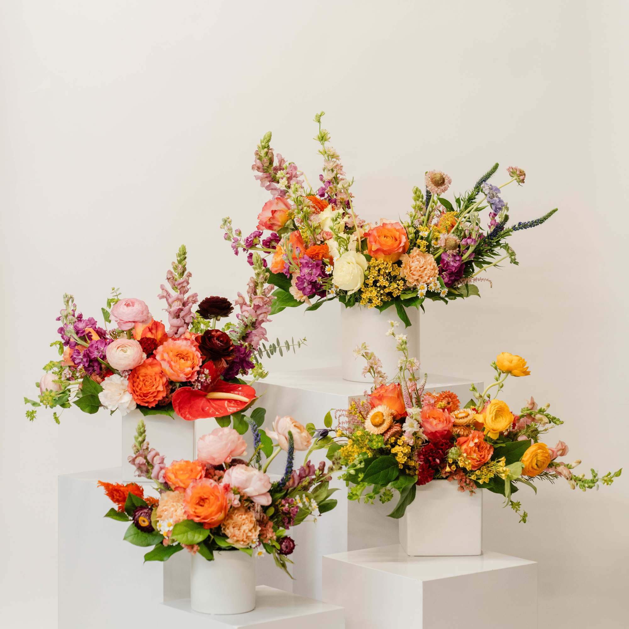 Elevate your table with our thoughtfully designed small centerpiece, featuring a harmonious