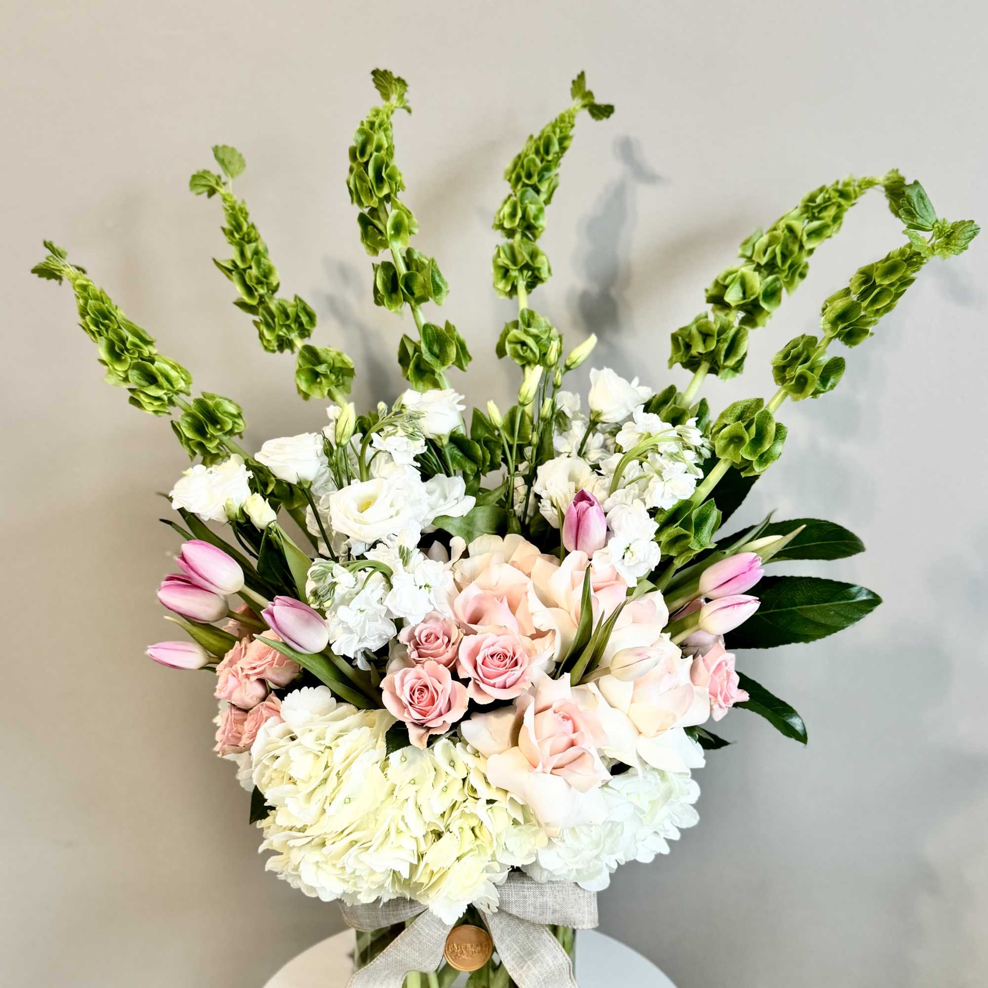 A giant luxury arrangement? Sign us up. Instead of sending standard red