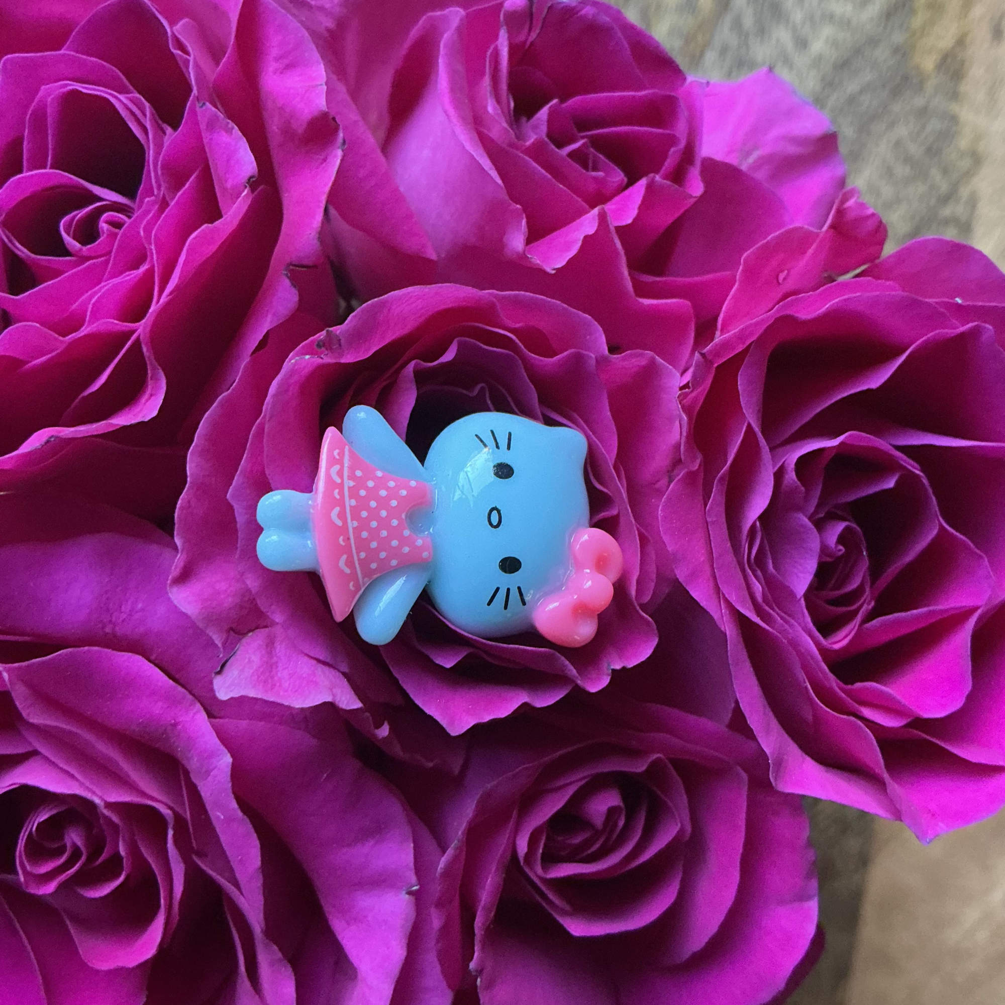 Designer arrangement and 18 chocolate strawberries. 