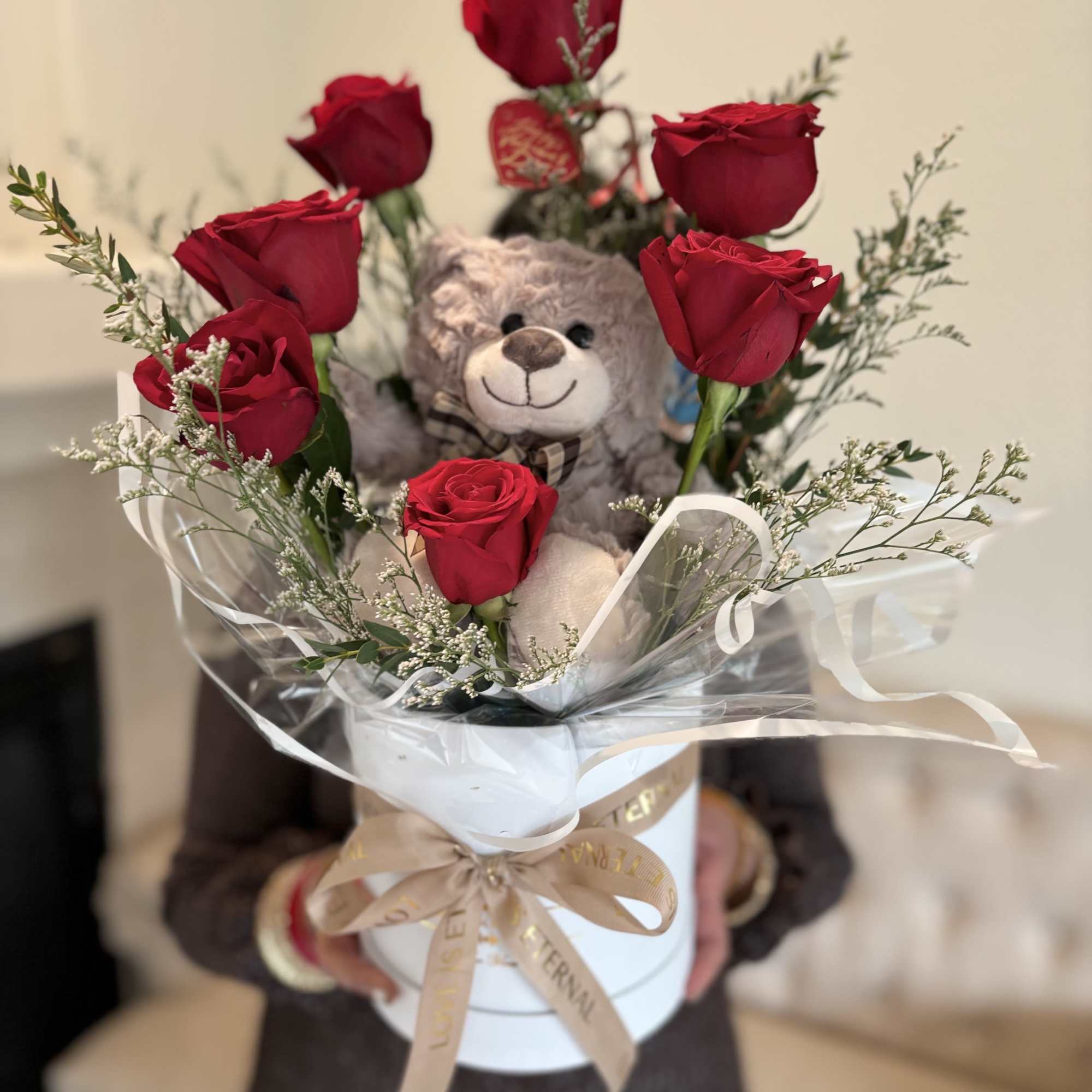 I bearly love you  is Cute bear round with Red Ros