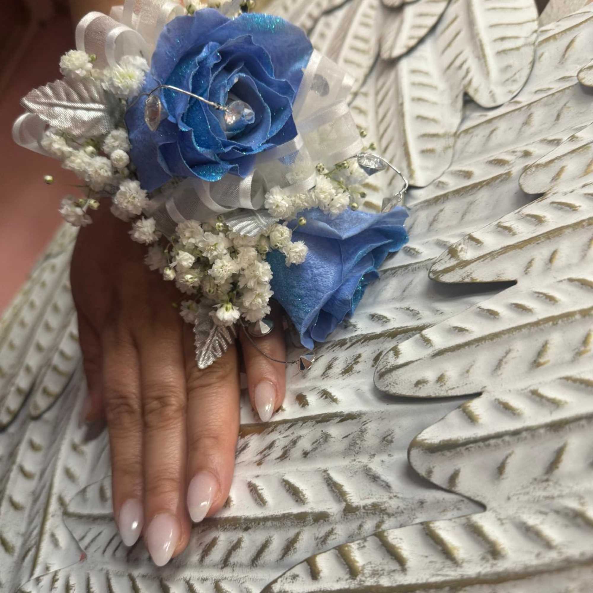 any color, please write on notes the color that you want! 