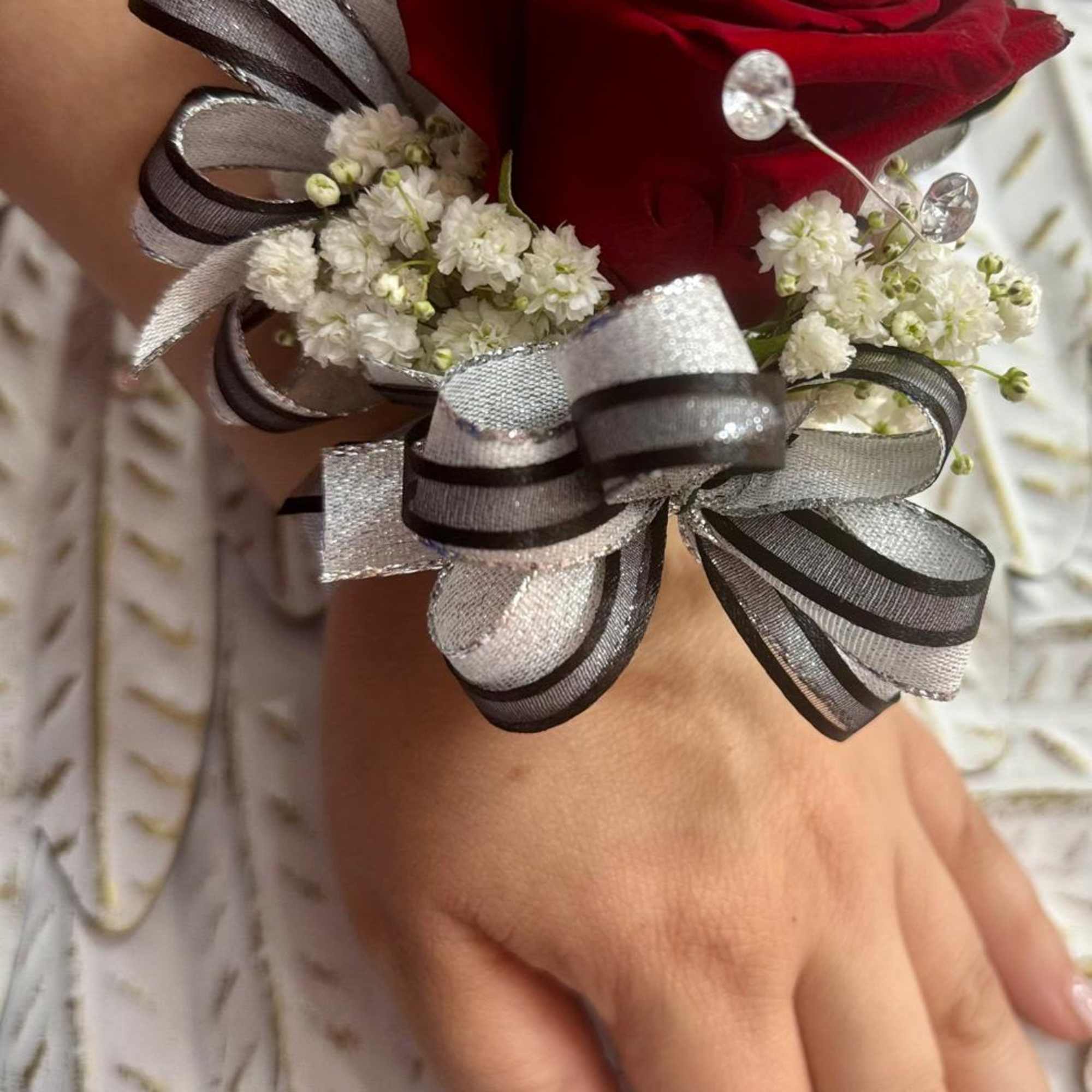 color of your choice , please specify on notes 