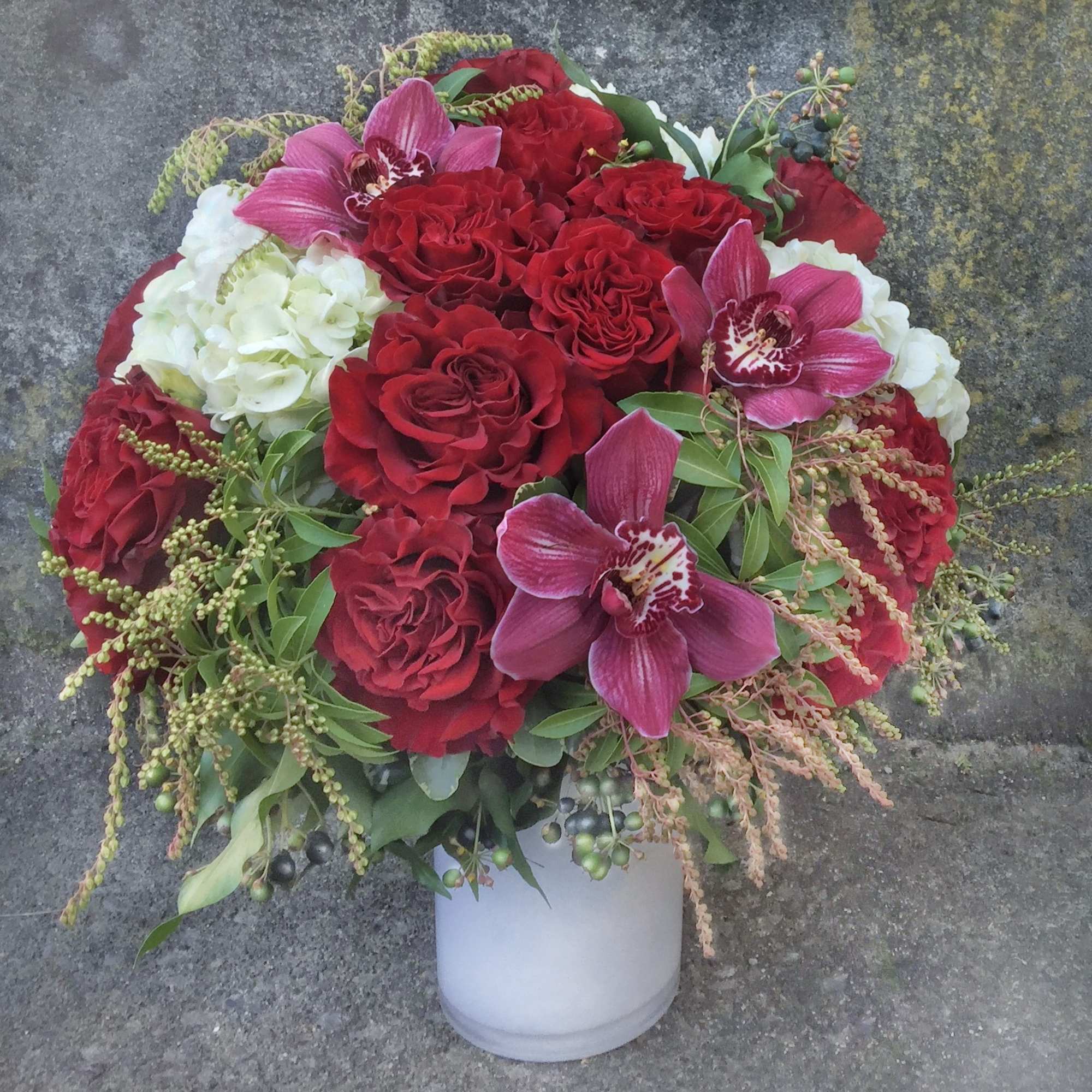 Our Signature Rose Arrangements are the epitome of Fiori style. Instead of