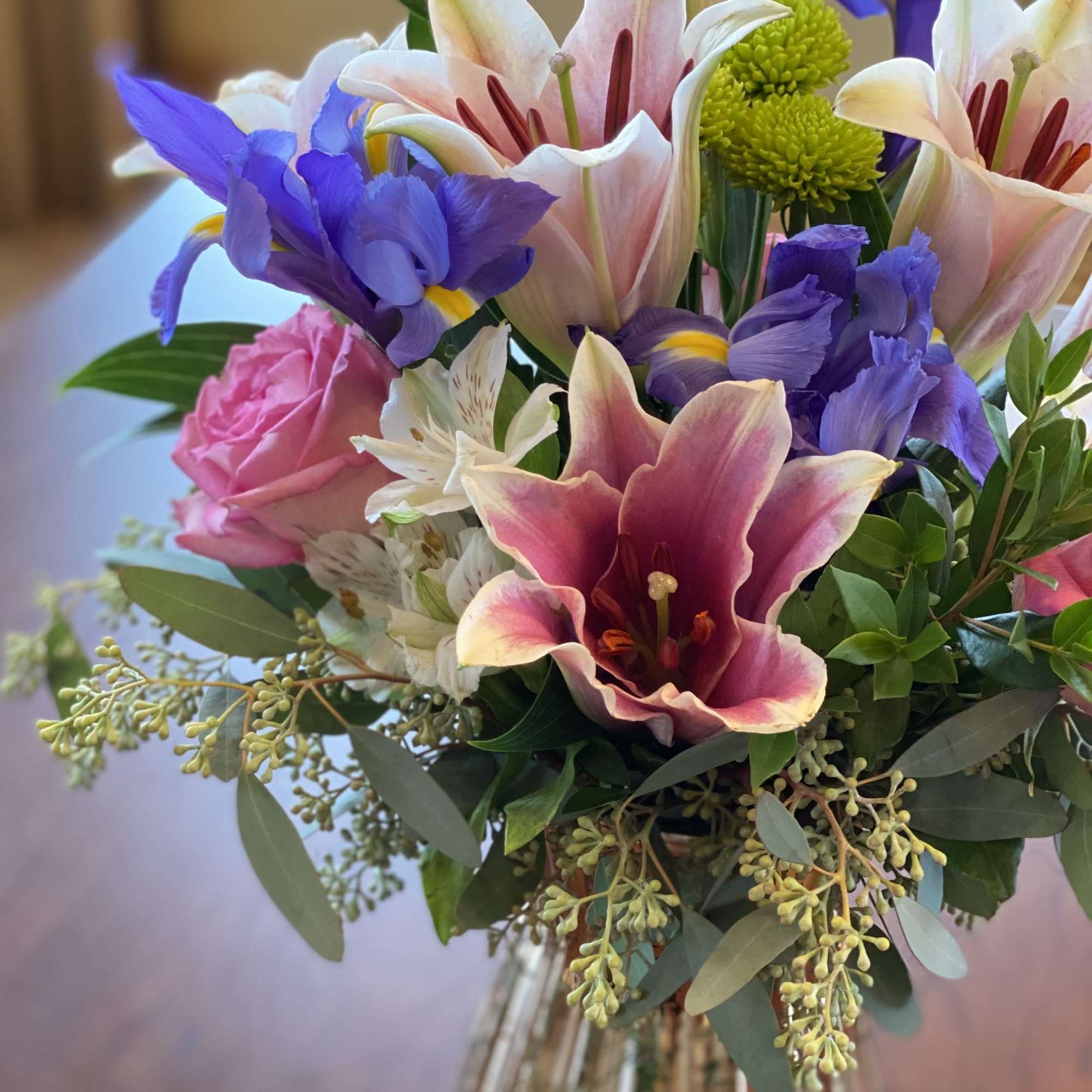 Beautiful and lively, the Annalise Bouquet impresses in a Gold Mercury Glass