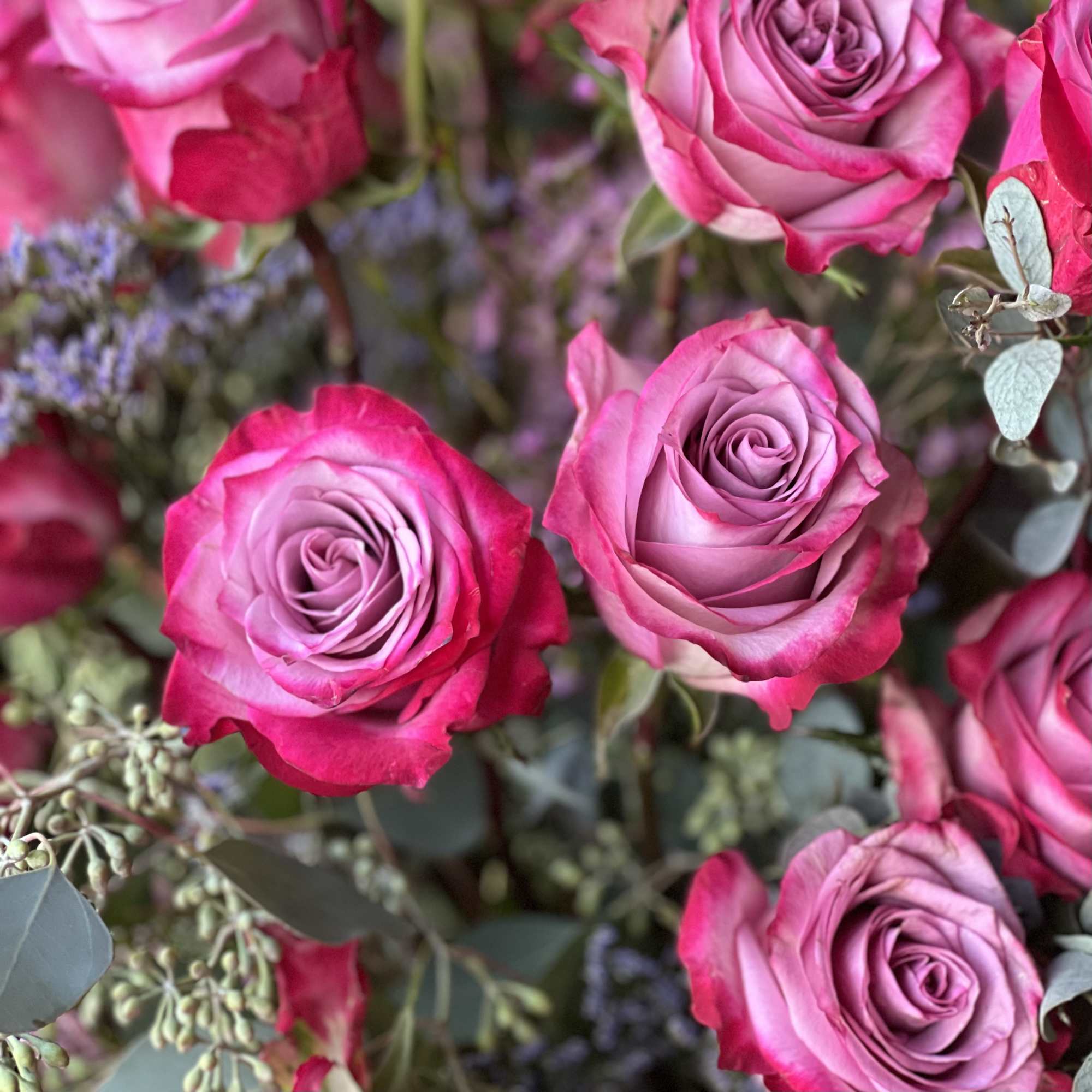 Stunning, elegant and bold! This gathering of 30 long-stem Roses has presence!