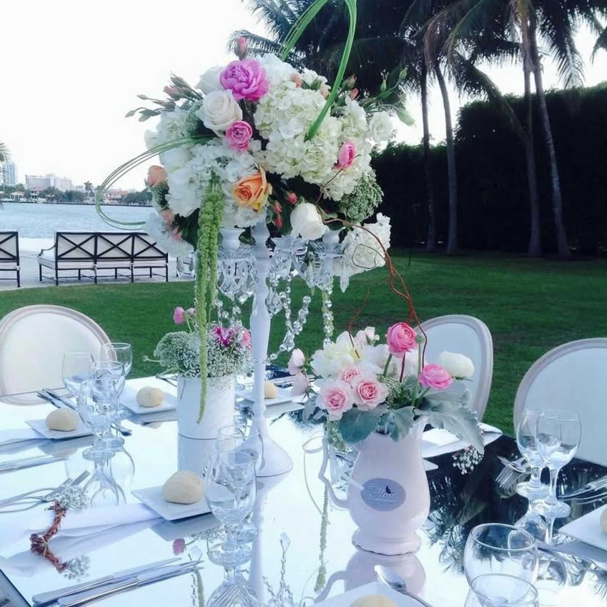Make your event unforgettable with our floral decorations

We create unique atmospheres with