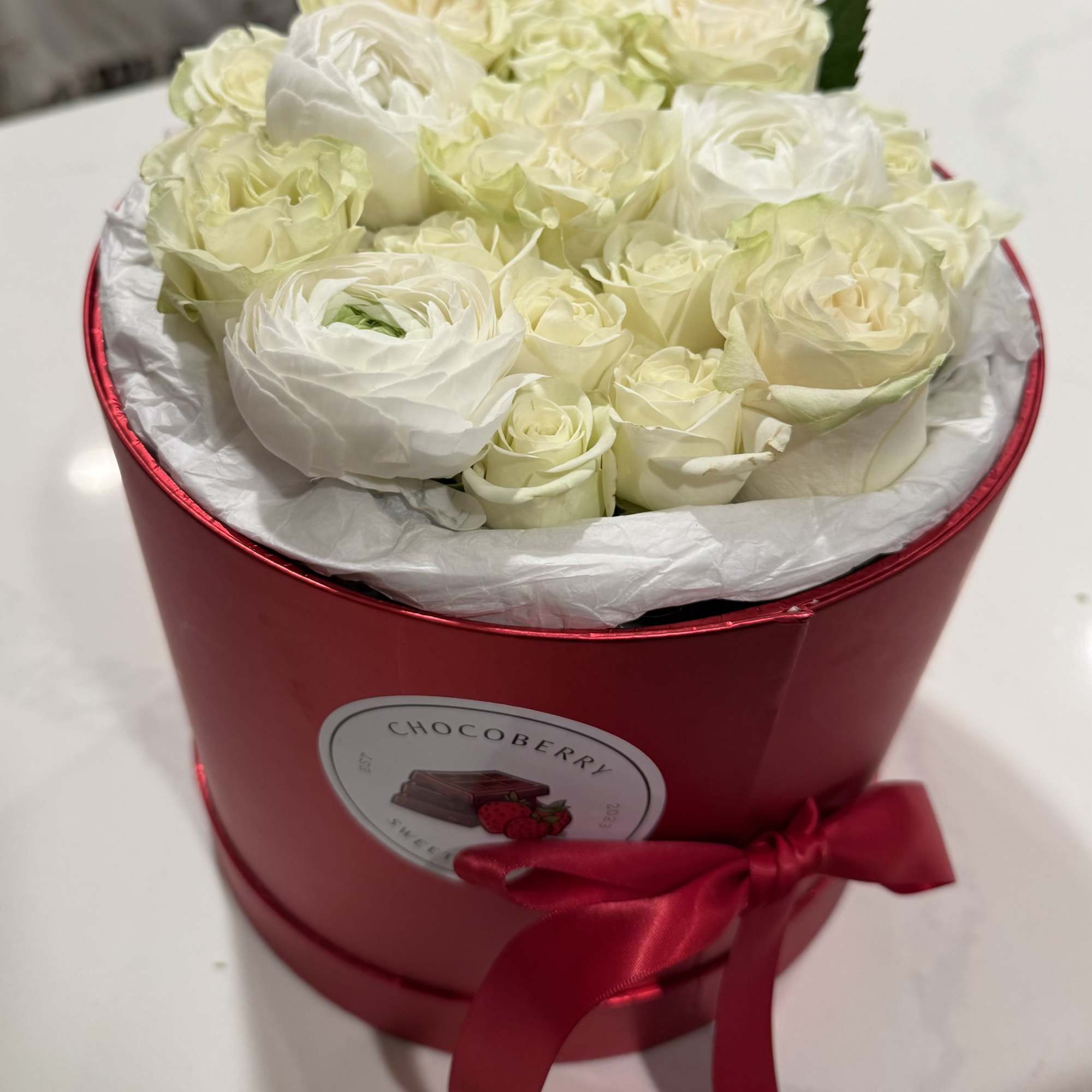 Delight in our exquisite two-layer creation:
	&bull;	Top Layer: Adorned with spray roses available