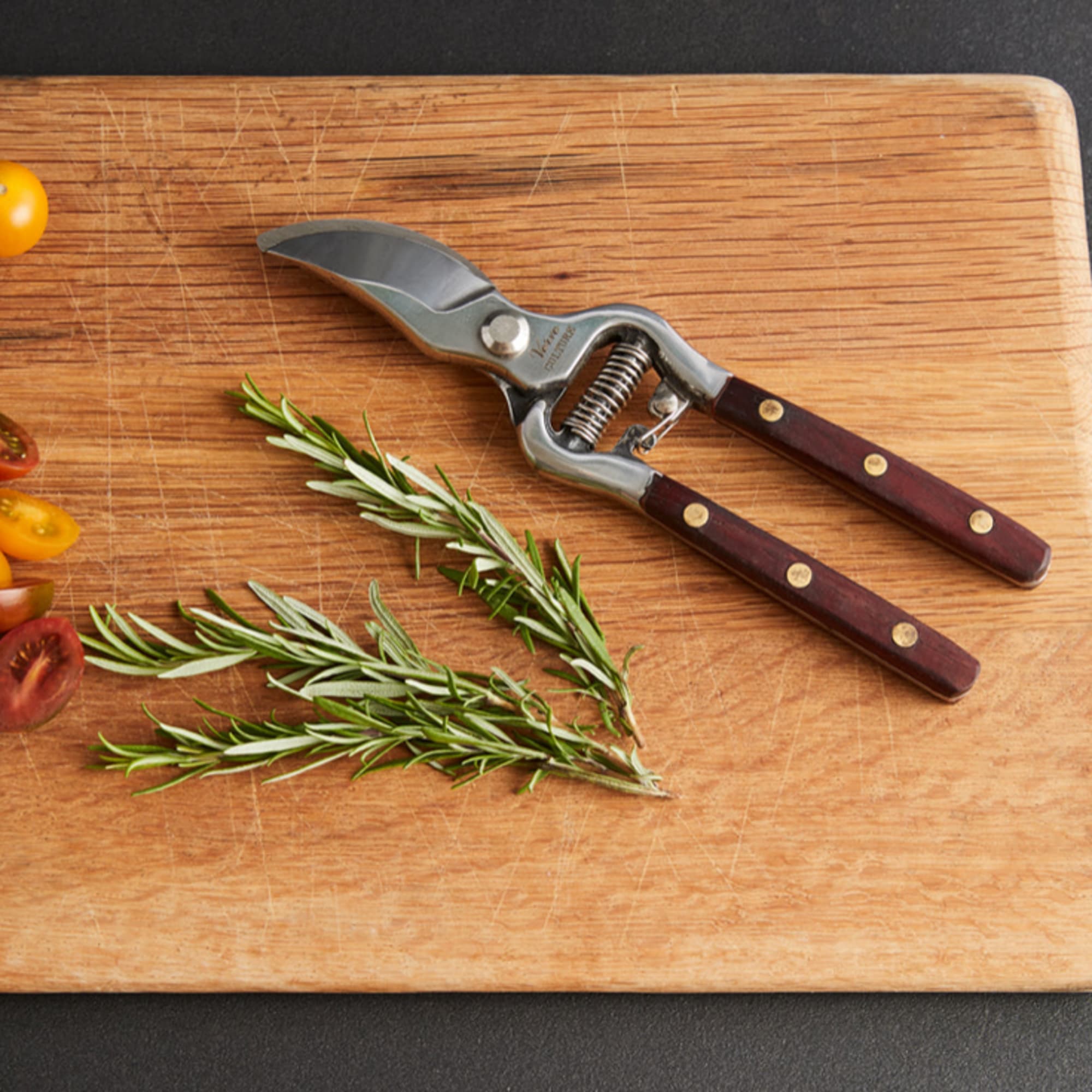 Snip basil leaves or clip some tulips with these Thai kitchen and