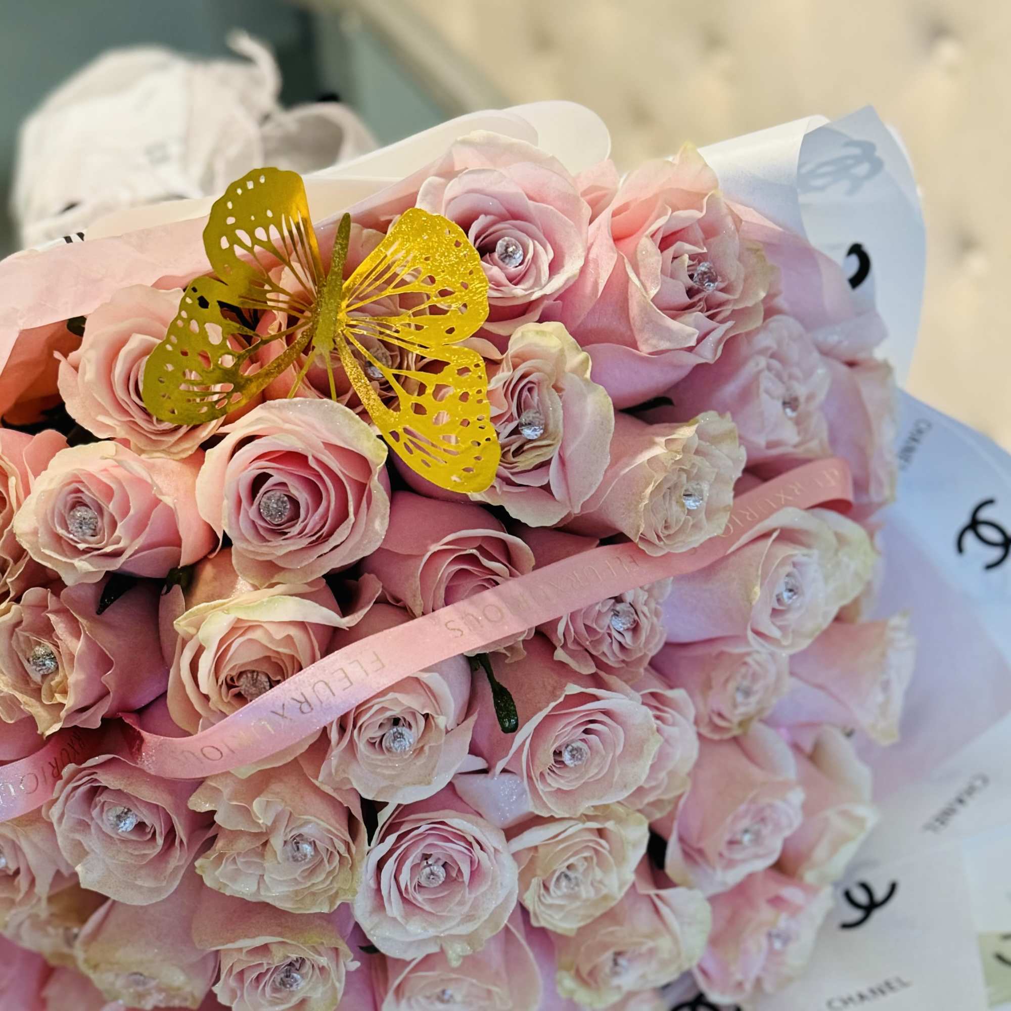 50 premium Pink Mondial Roses for the girl who loves the luxuries