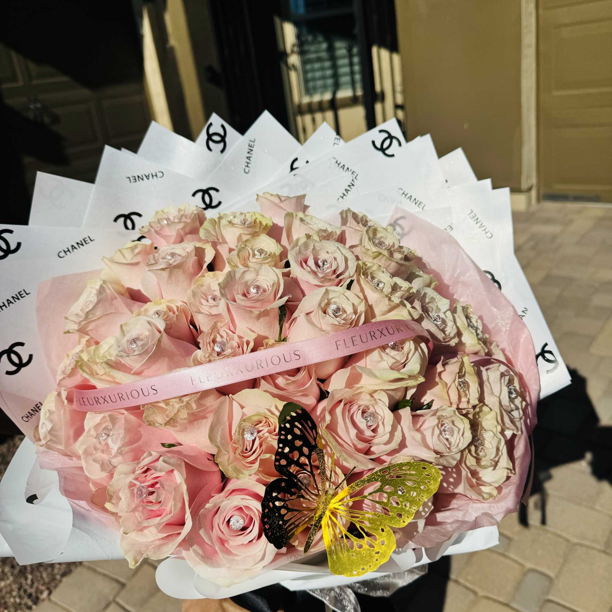 50 premium Pink Mondial Roses for the girl who loves the luxuries