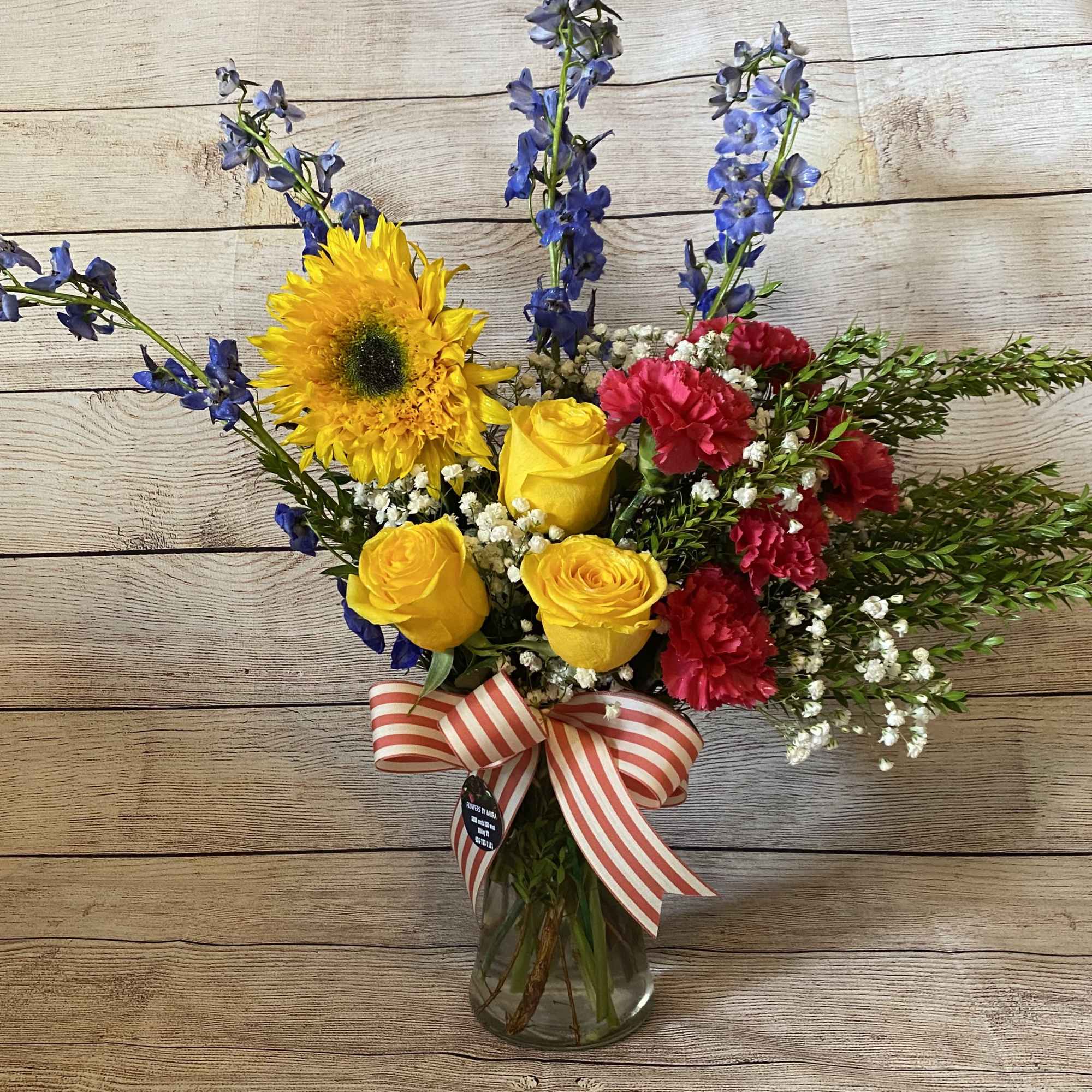 a mixture of three bright and beautiful colors. a mixture of three bright and beautiful colors.