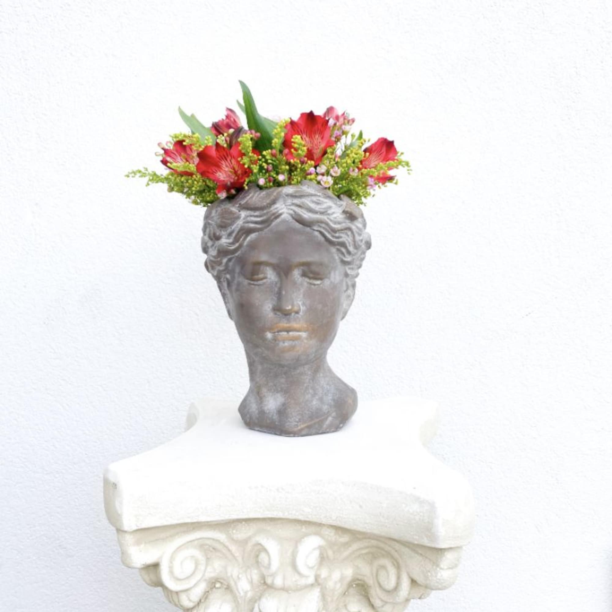 Goddess of Flowers in Los Angeles, CA | Sunset Flor, image size:2000x2000