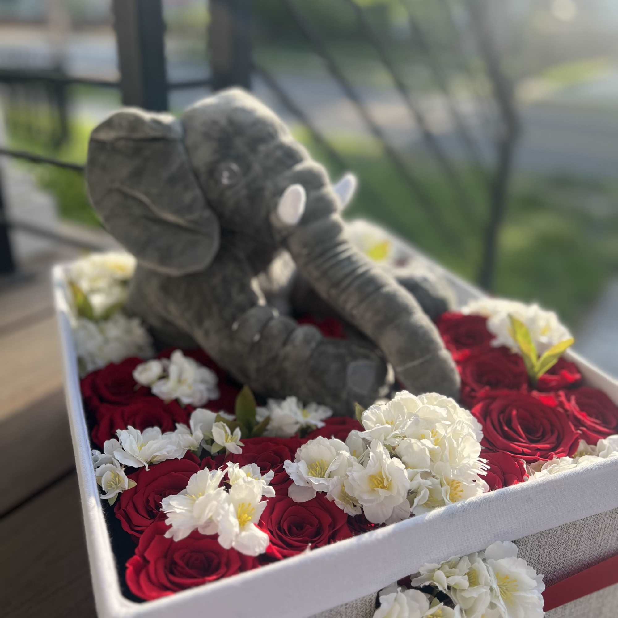 Baskets with preserved roses(roses meant to last 1-2  years without treatment)
