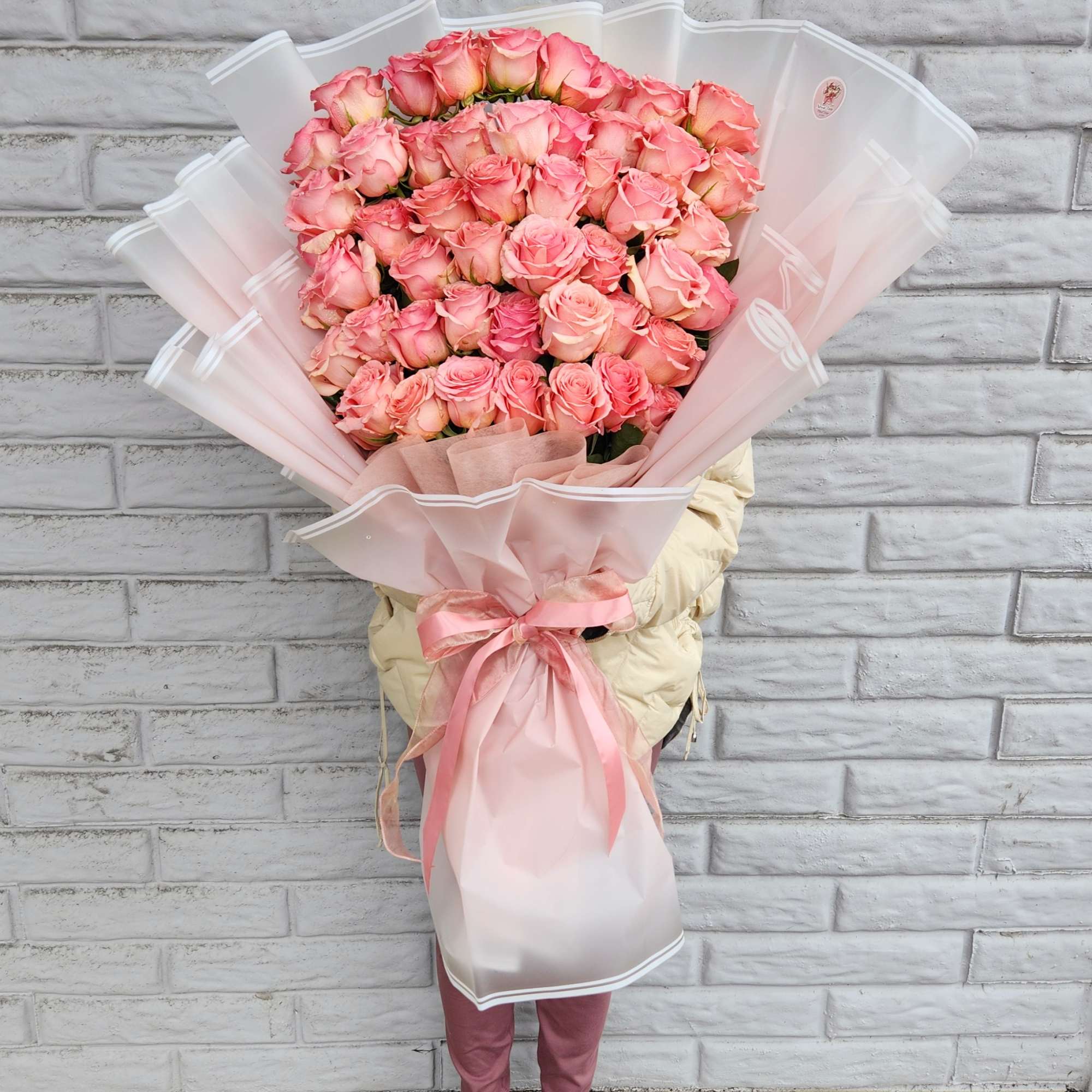 You can customize the roses color of your choice by adding note