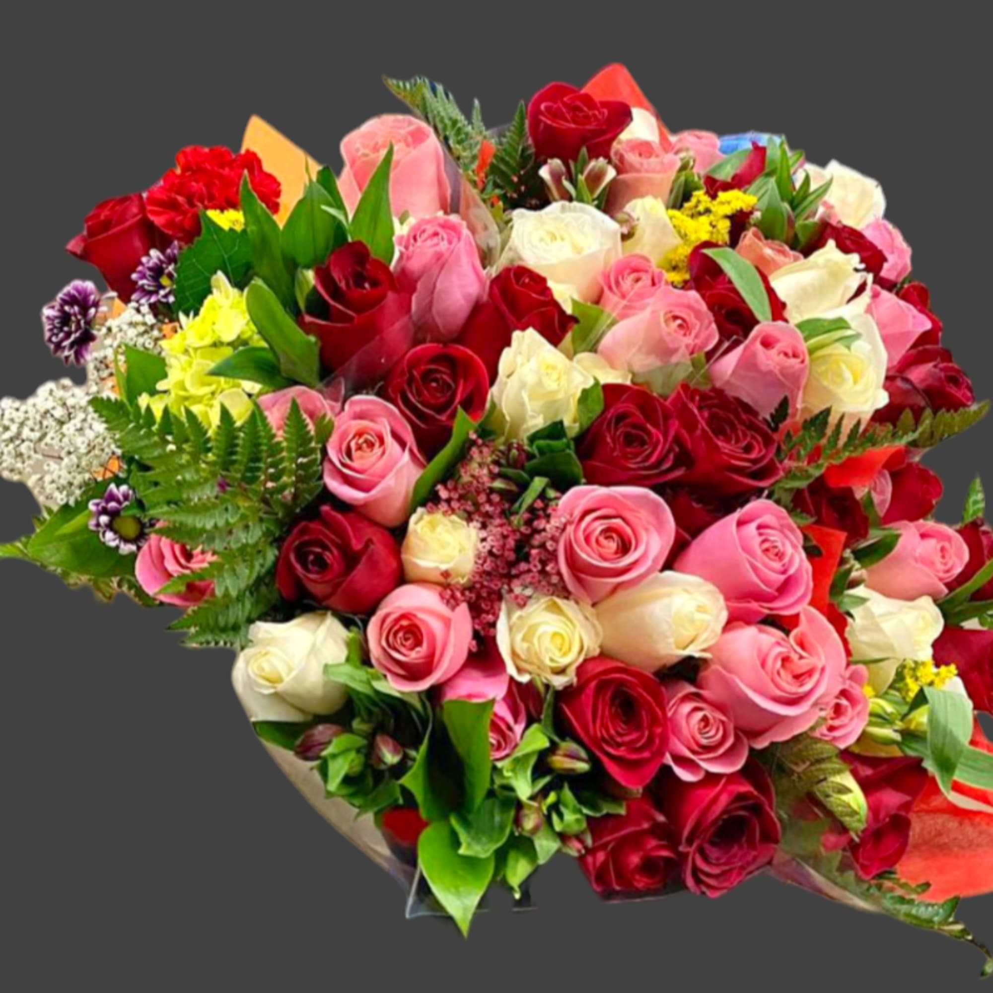 Nice and big flower bouquet with the best sweet smelling roses you Nice and big flower bouquet with the best sweet smelling roses you