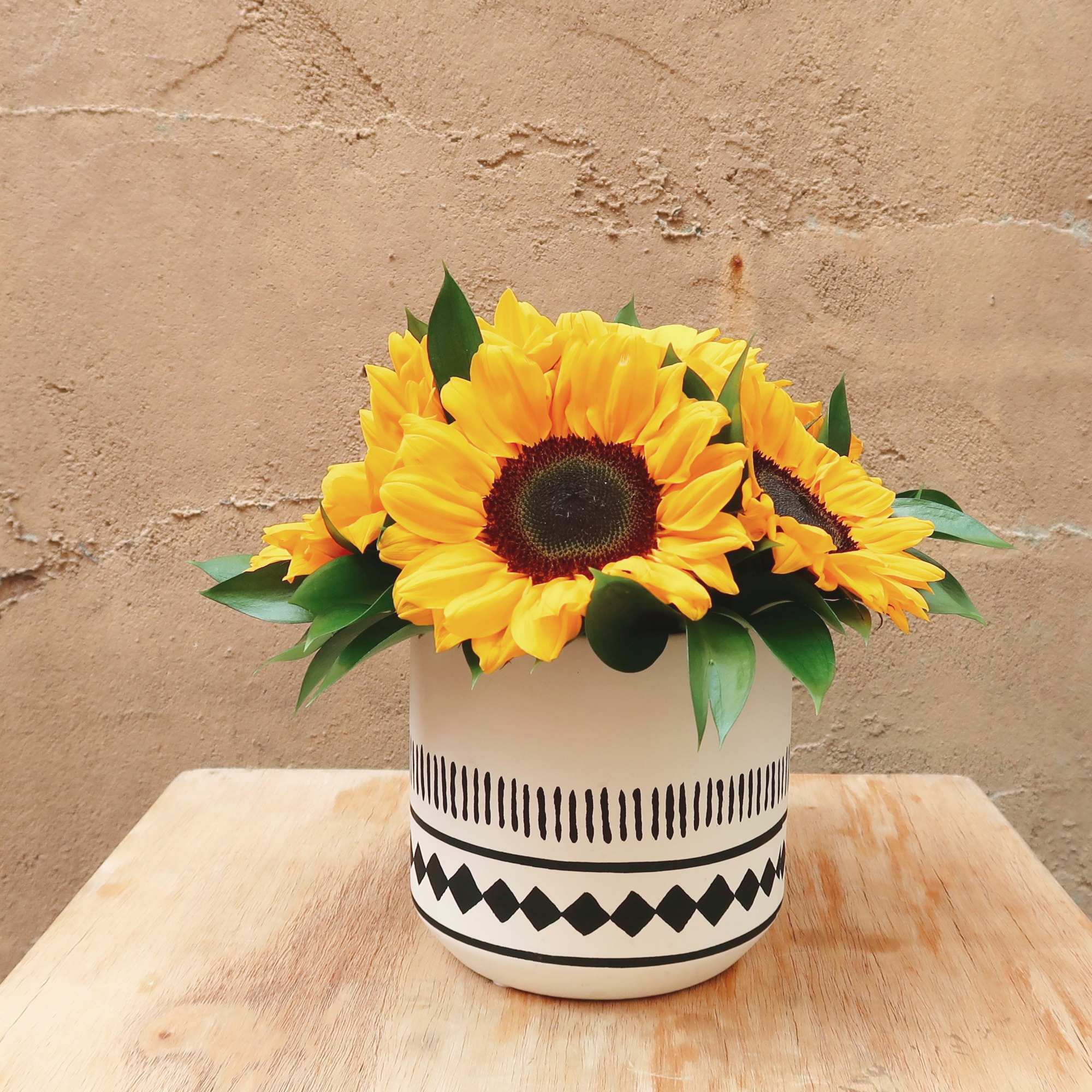 Mother’s Day 2020 exclusive collection. A perfect bouquet of sunflowers just for Mother’s Day 2020 exclusive collection. A perfect bouquet of sunflowers just for