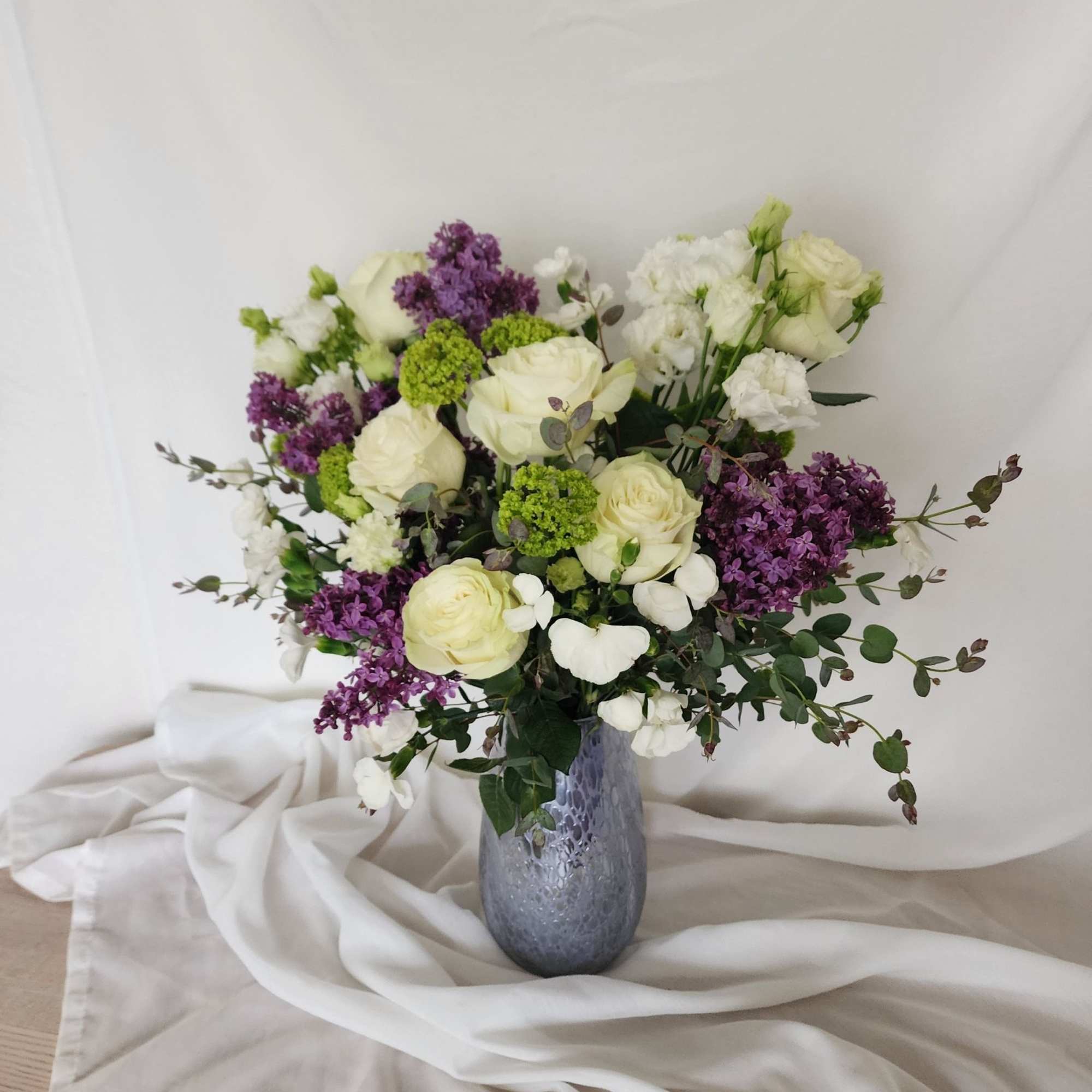 Perfect for Mother&rsquo;s Day, this flower arrangement is a heartfelt tribute to