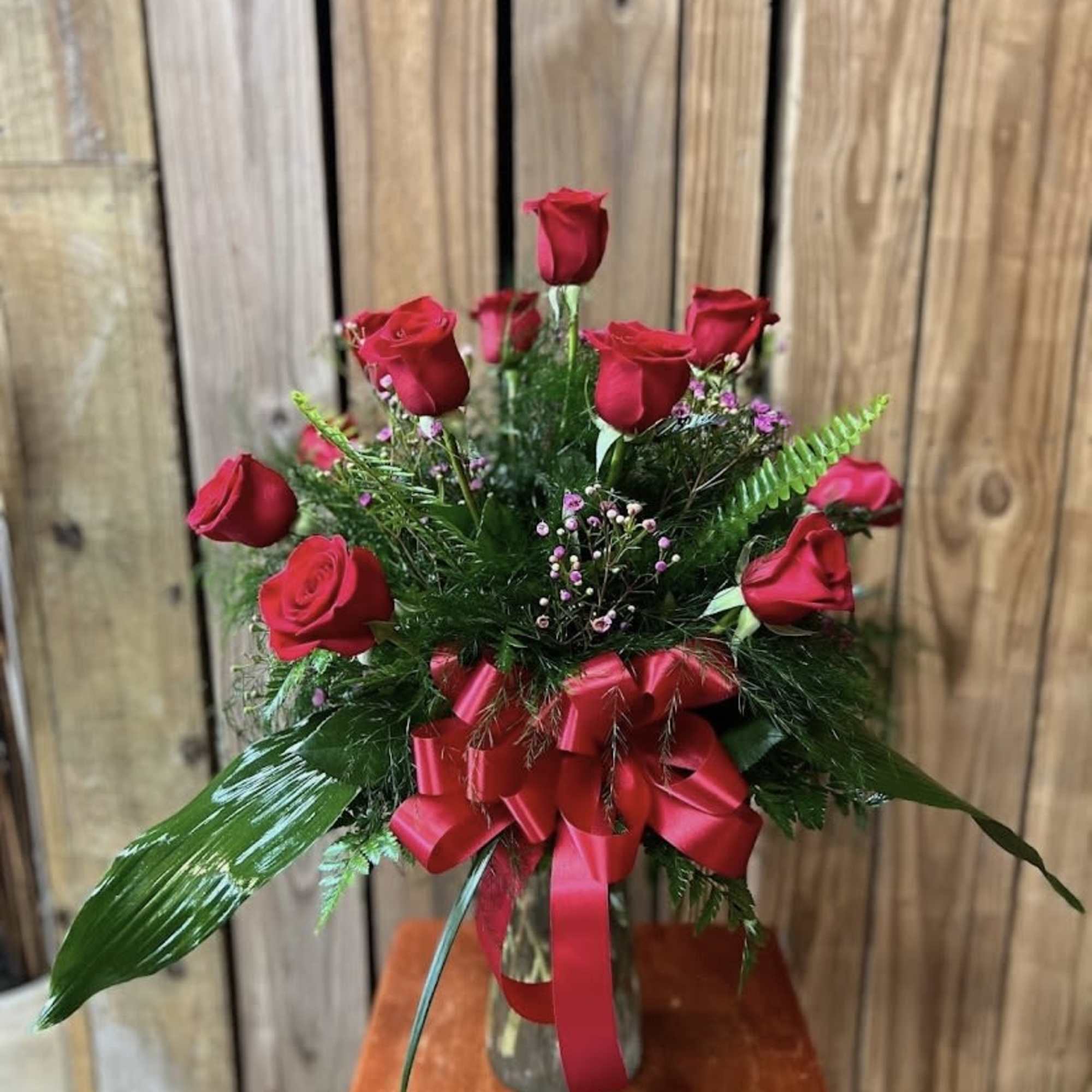 A Dozen Roses are a true classic. Pick your color and we A Dozen Roses are a true classic. Pick your color and we