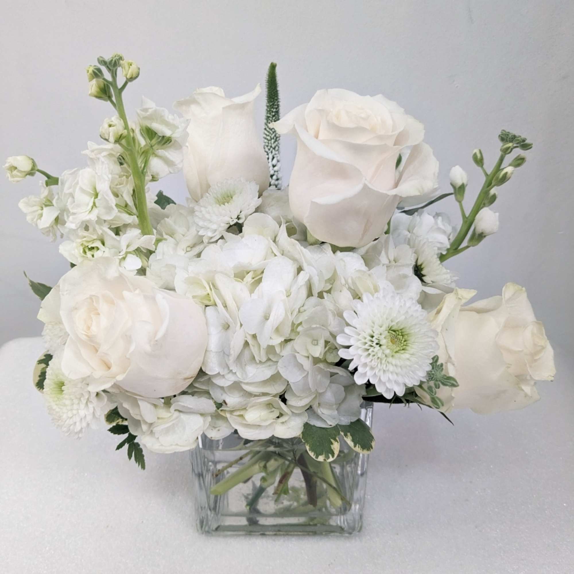 Simplicity is the perfect gift to wish a happy birthday, show gratitude