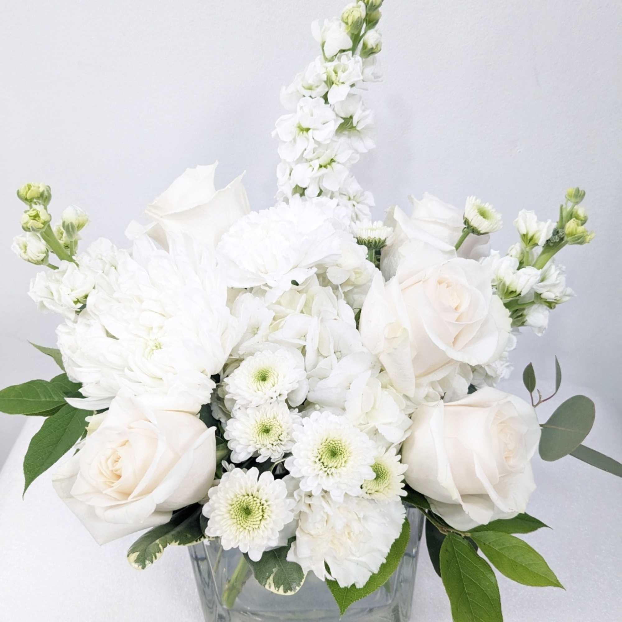 Simplicity is the perfect gift to wish a happy birthday, show gratitude