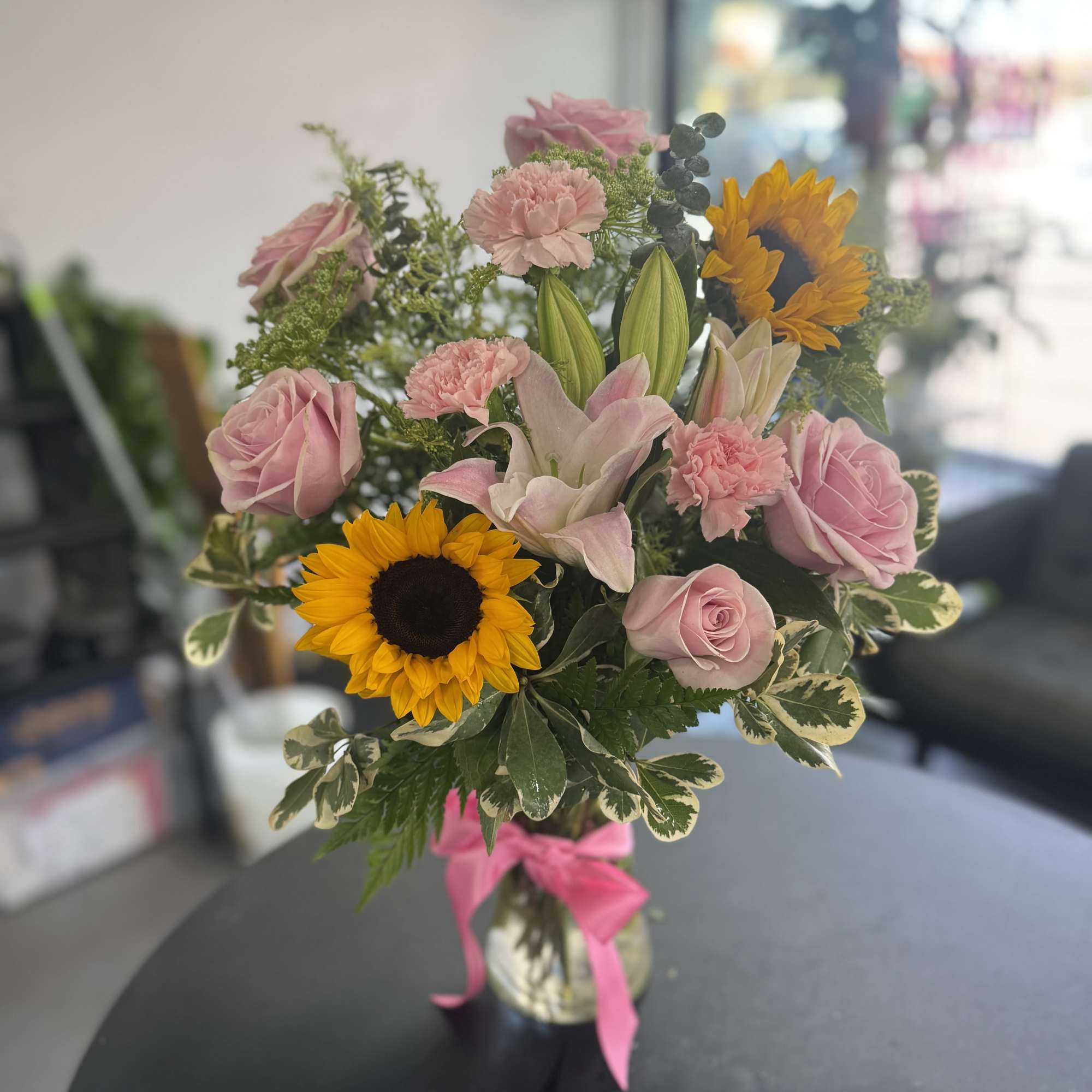 Having trouble deciding on an arrangement? 
Let us design a perfect mixed