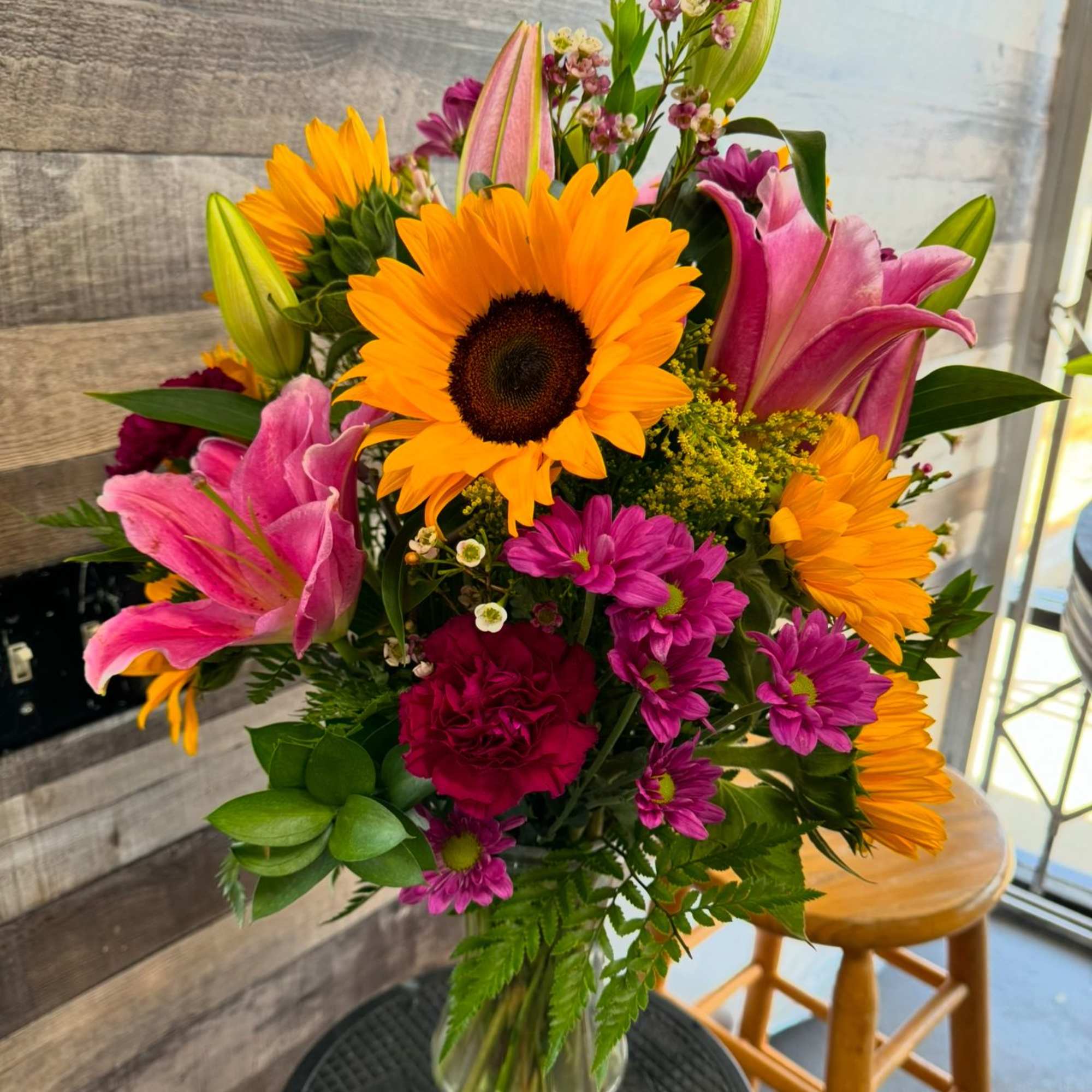 Having trouble deciding on an arrangement? 
Let us design a perfect mixed