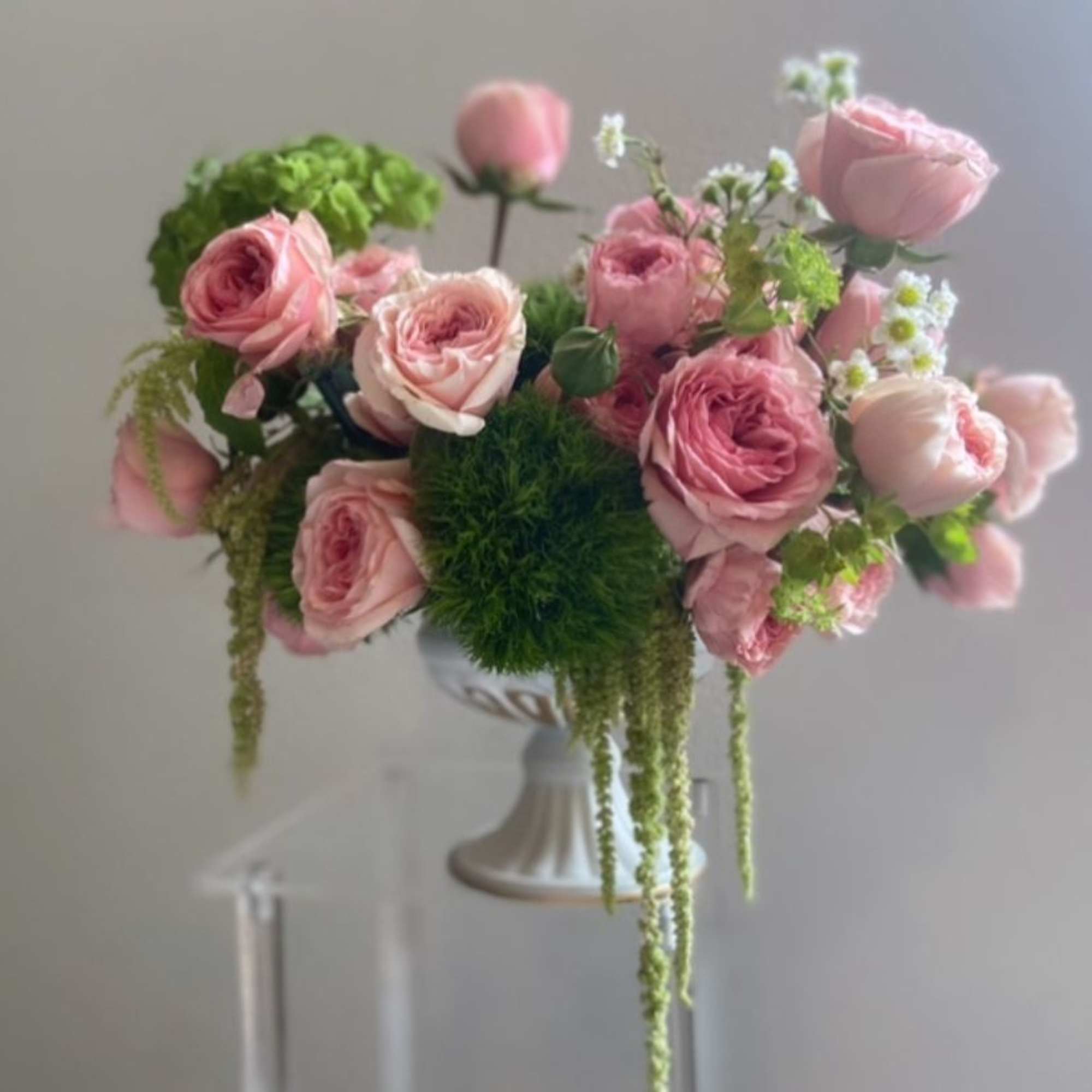 Celebrate the beauty of motherhood with our luxurious Mom’s Spring Garden flower Celebrate the beauty of motherhood with our luxurious Mom’s Spring Garden flower