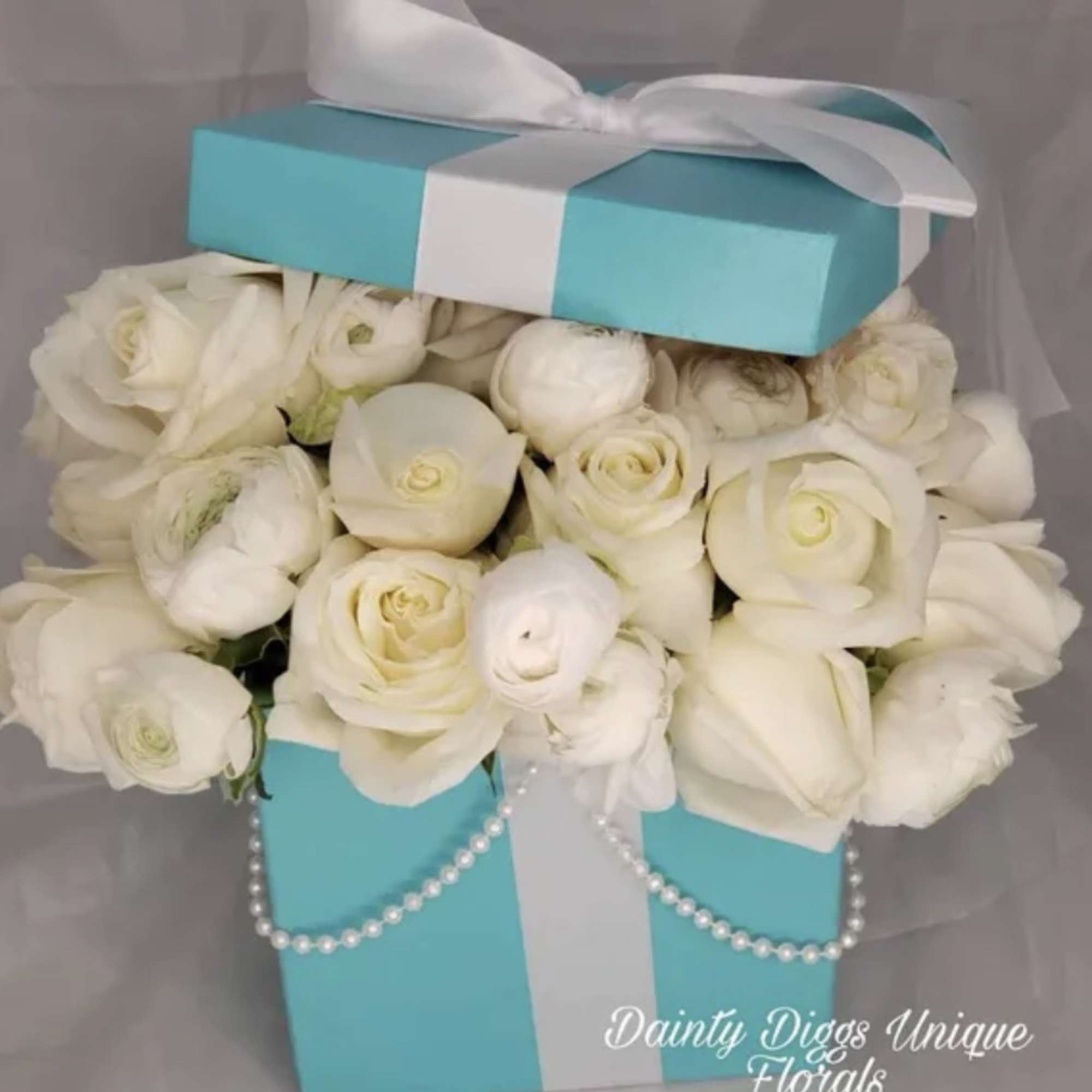 XL Box of   24 Pure White Large Bloom Premium Roses