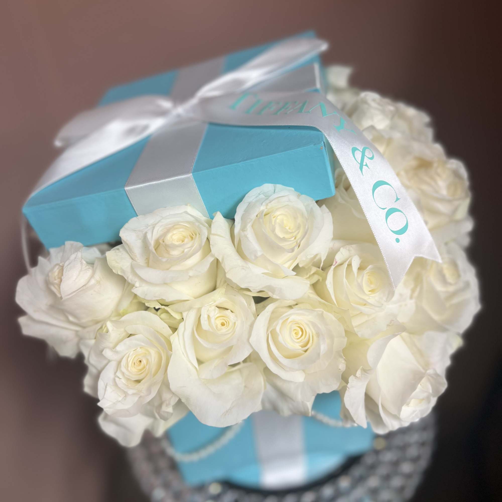 XL Box of   24 Pure White Large Bloom Premium Roses