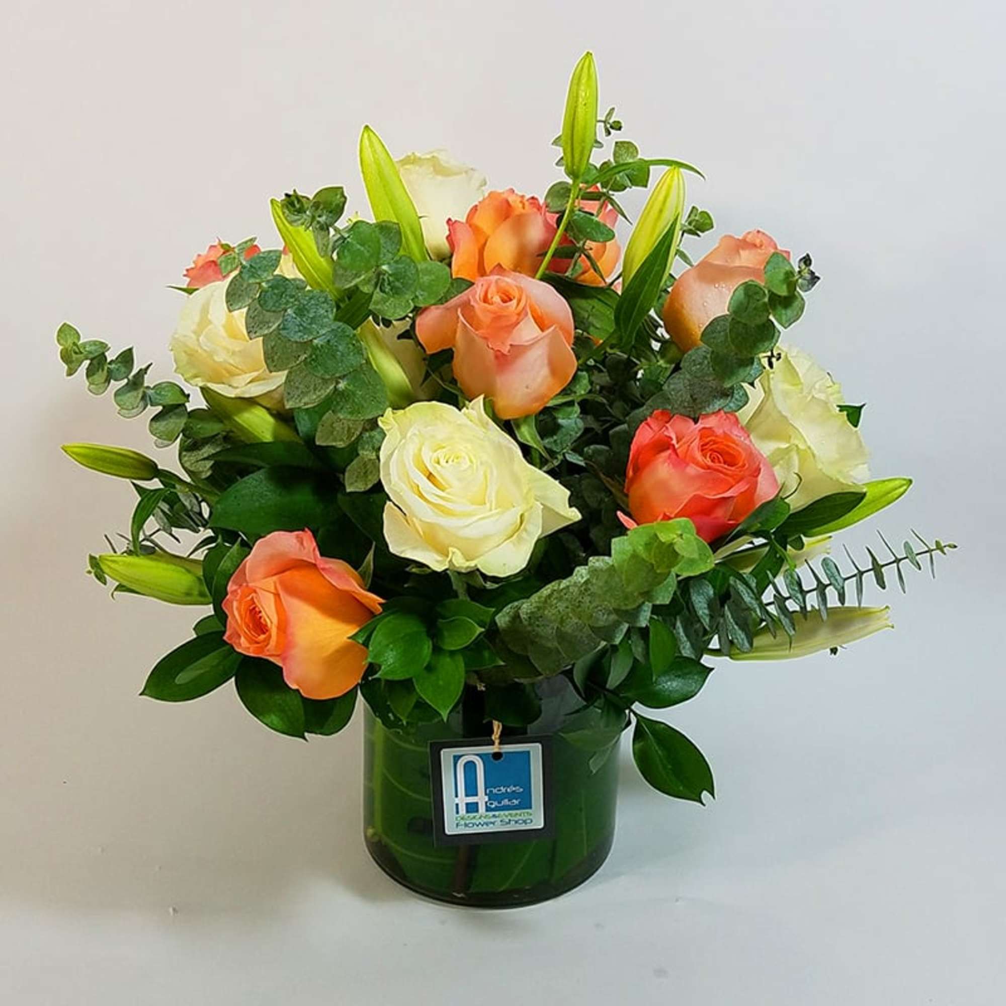 Beautiful arrangement with Light Color Roses, Lilys, eucalyptus and other fillers Beautiful arrangement with Light Color Roses, Lilys, eucalyptus and other fillers