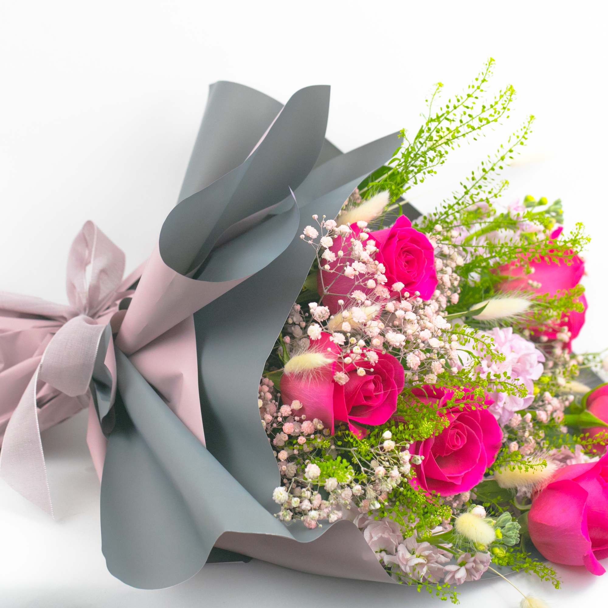 PINK ROSES AND BABY&rsquo;S BREATH BOUQUET 

Classic and gentle. A traditional rose