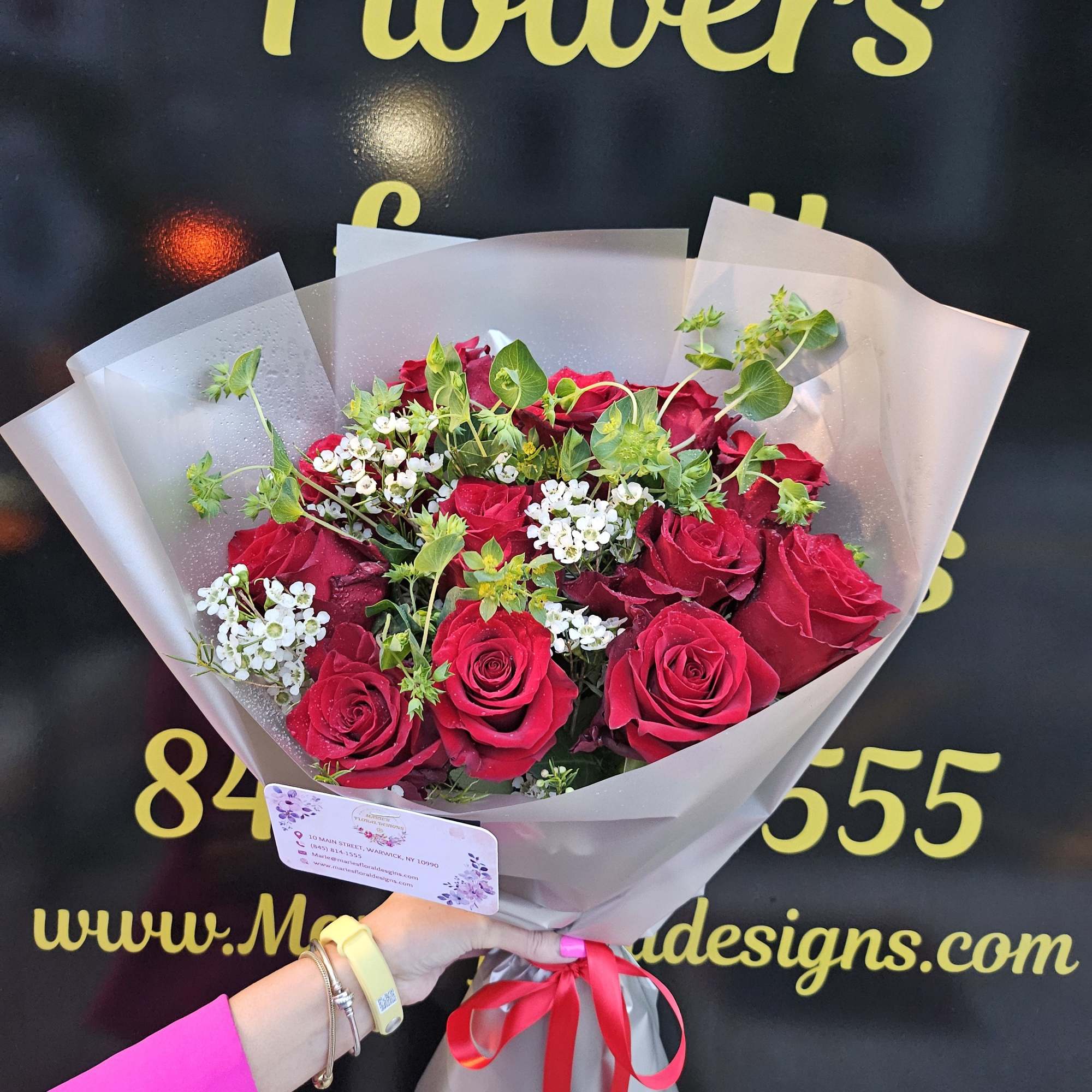 Dozen long stem red roses, as a bouquet 