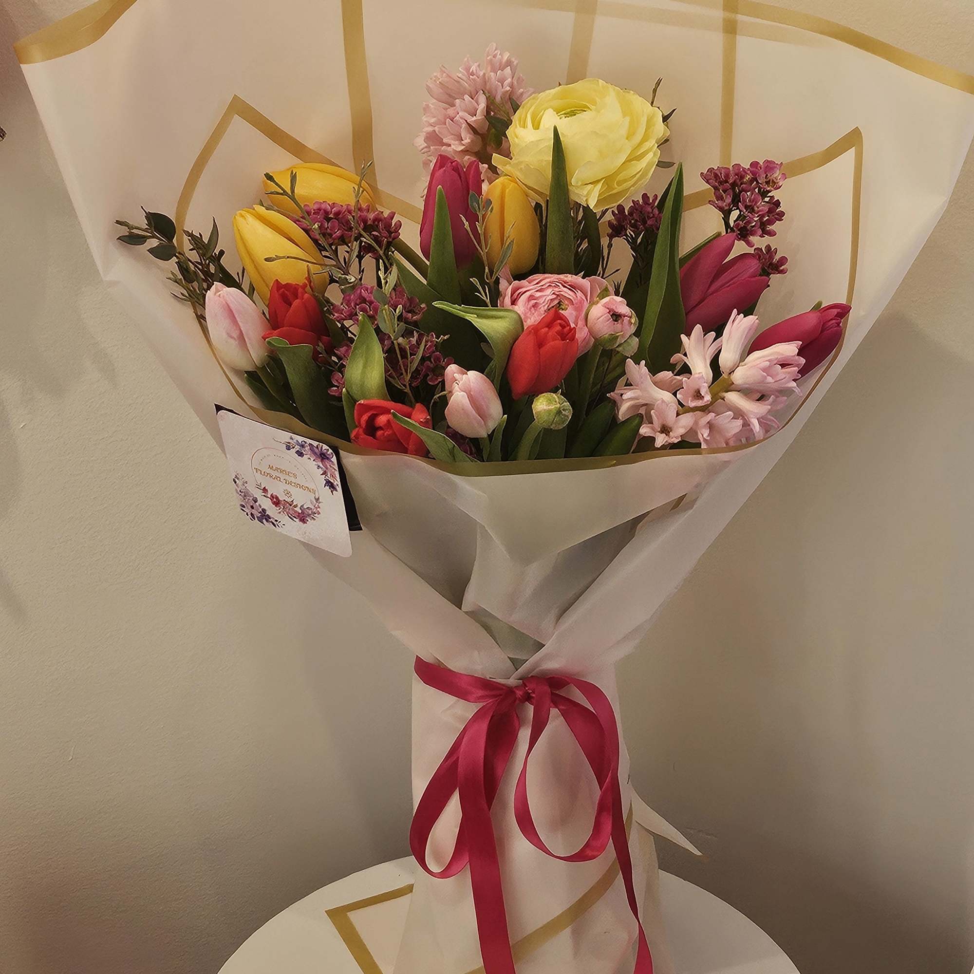 Spring is in the air.
Tulips, Hyacinths and ranunculus.


