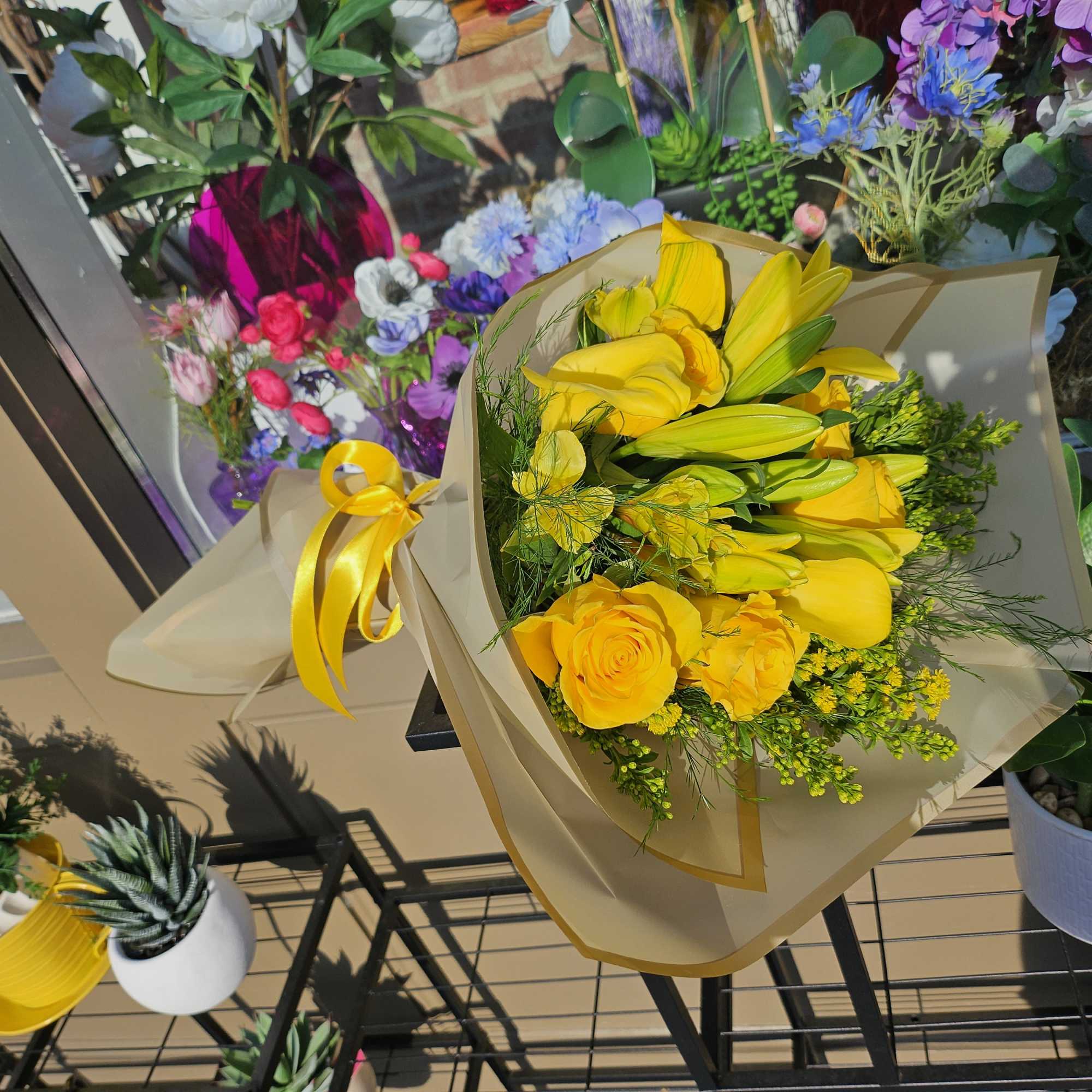 All yellow floral mix