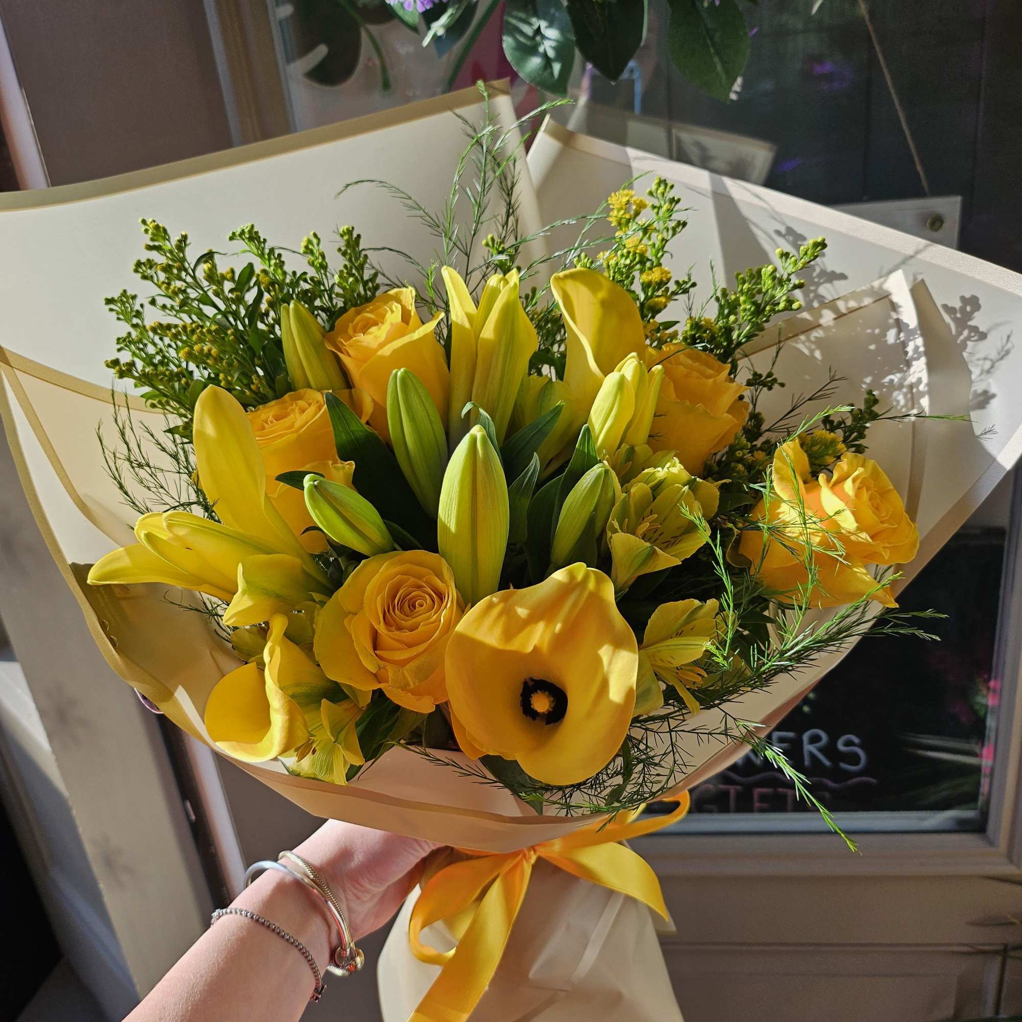 All yellow floral mix