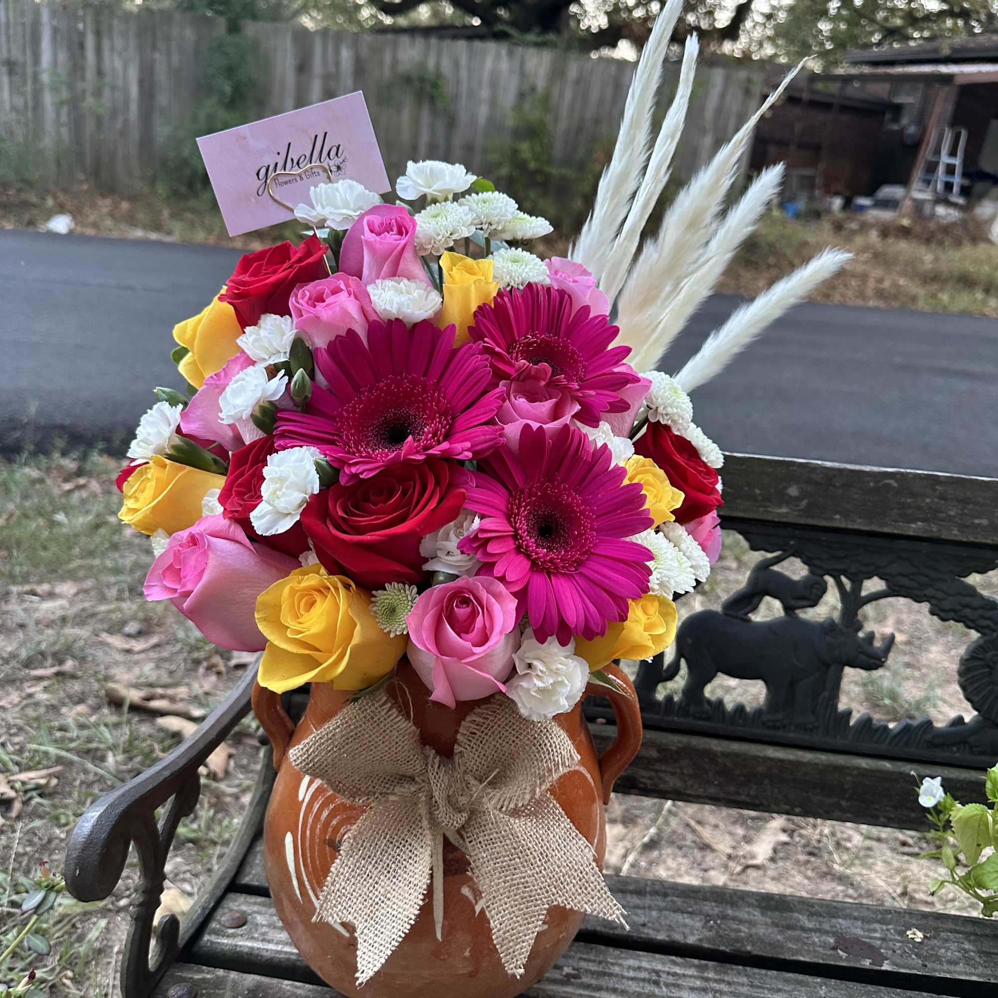 Mexican &ldquo;ollita&rdquo; full of flowers, they are freestyle all are different and