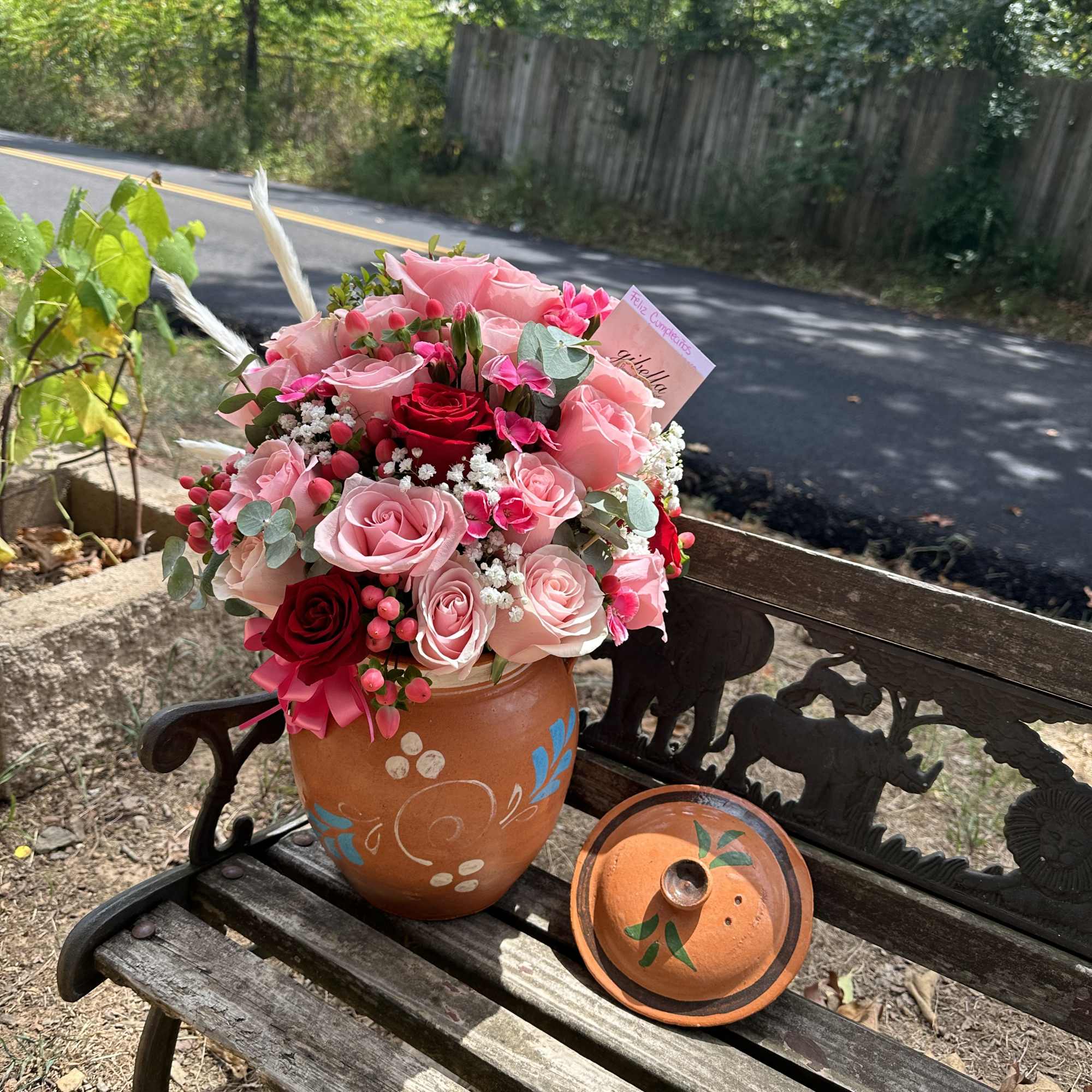 Mexican &ldquo;ollita&rdquo; full of flowers, they are freestyle all are different and